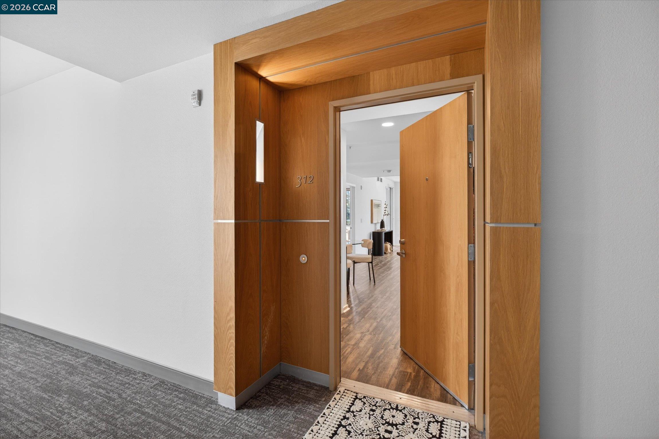 Photo #2: 41128126 Listing: Photo #2