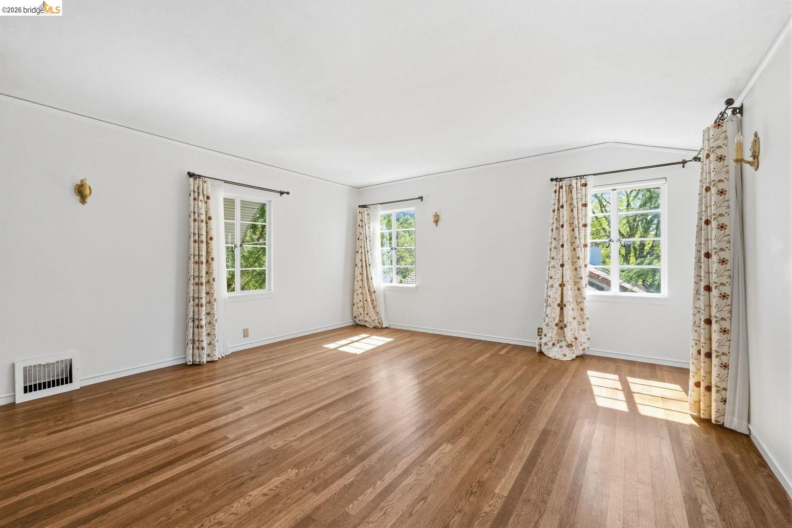 Detail Gallery Image 34 of 53 For 105 Terrace Ave, Sonora,  CA 95370 - 4 Beds | 3/1 Baths