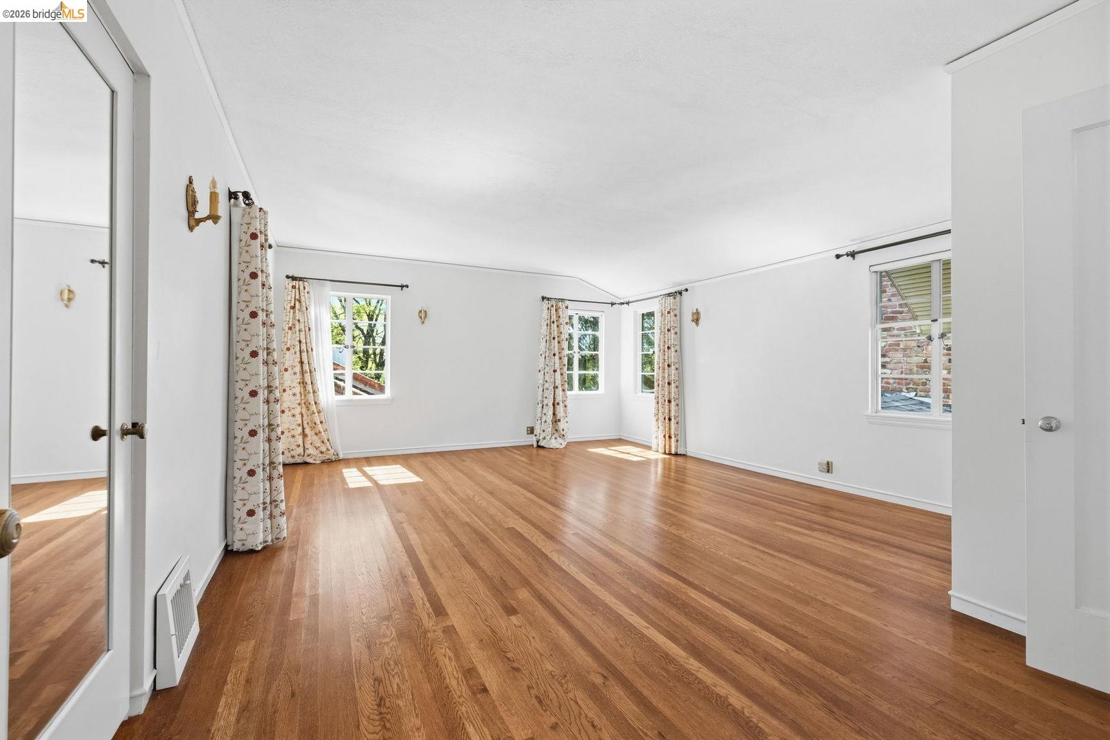 Detail Gallery Image 35 of 53 For 105 Terrace Ave, Sonora,  CA 95370 - 4 Beds | 3/1 Baths