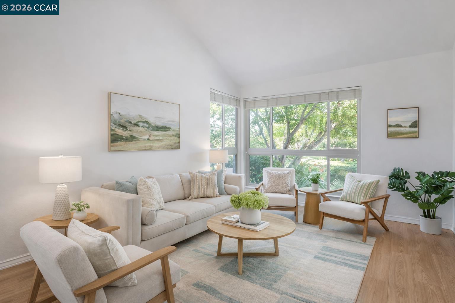 Detail Gallery Image 4 of 21 For 2307 Oak Glen Cir, Martinez,  CA 94553 - 4 Beds | 3 Baths