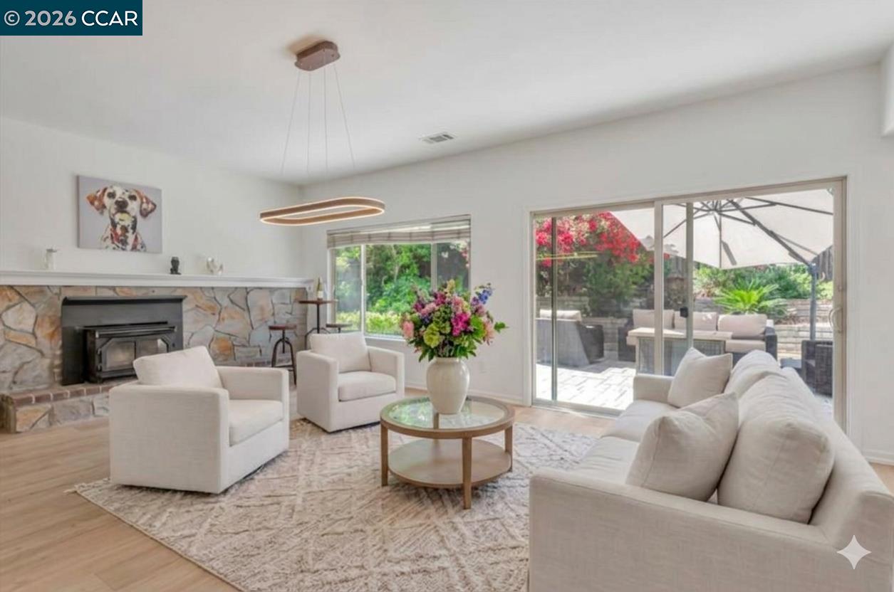 Detail Gallery Image 9 of 21 For 2307 Oak Glen Cir, Martinez,  CA 94553 - 4 Beds | 3 Baths