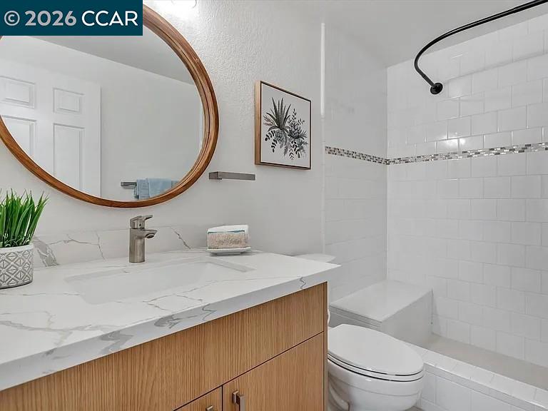 Detail Gallery Image 10 of 21 For 2307 Oak Glen Cir, Martinez,  CA 94553 - 4 Beds | 3 Baths