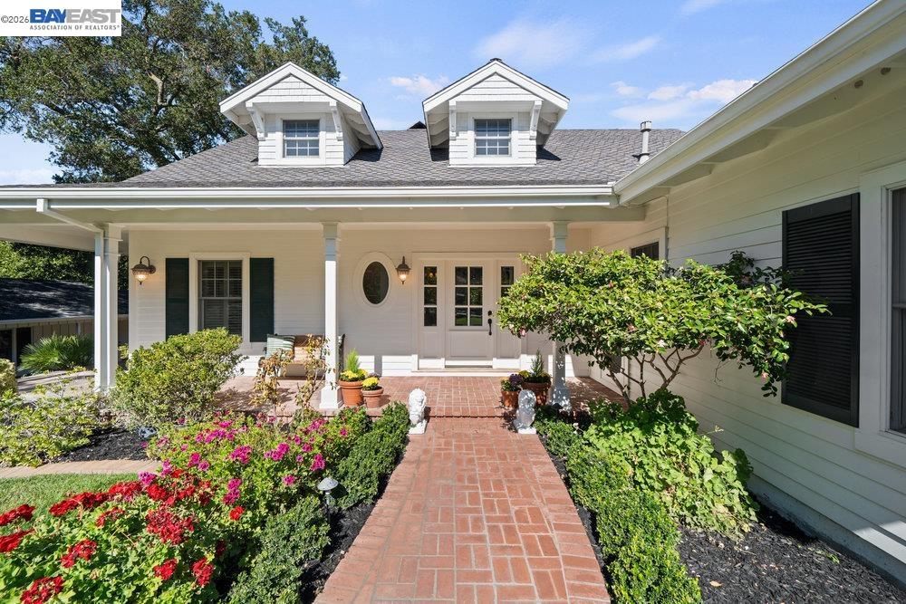 Detail Gallery Image 10 of 59 For 5280 Sheridan, Pleasanton,  CA 94586 - 4 Beds | 4/1 Baths