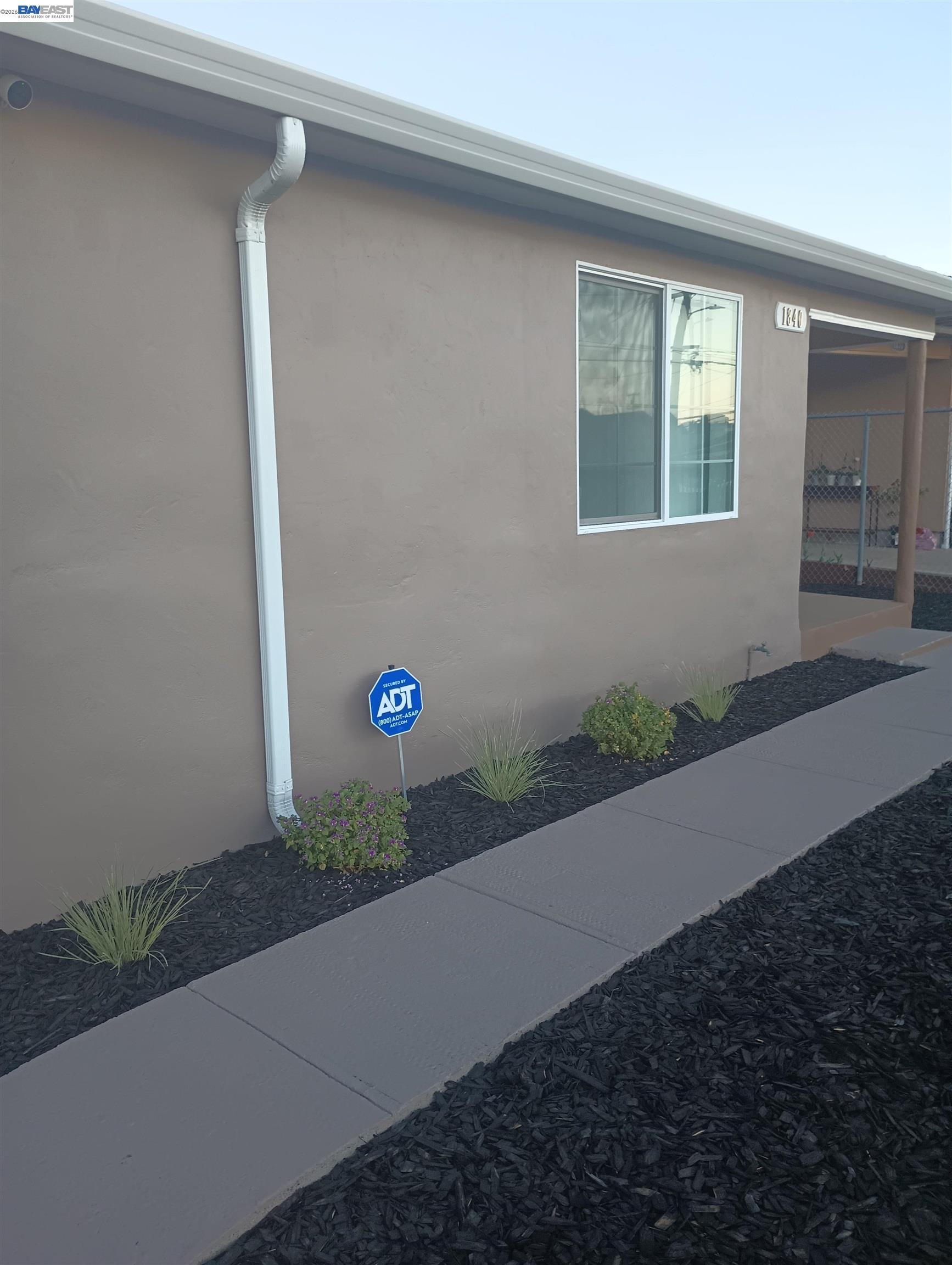 Detail Gallery Image 2 of 16 For 1840 6th, North Richmond,  CA 94801 - 2 Beds | 1 Baths