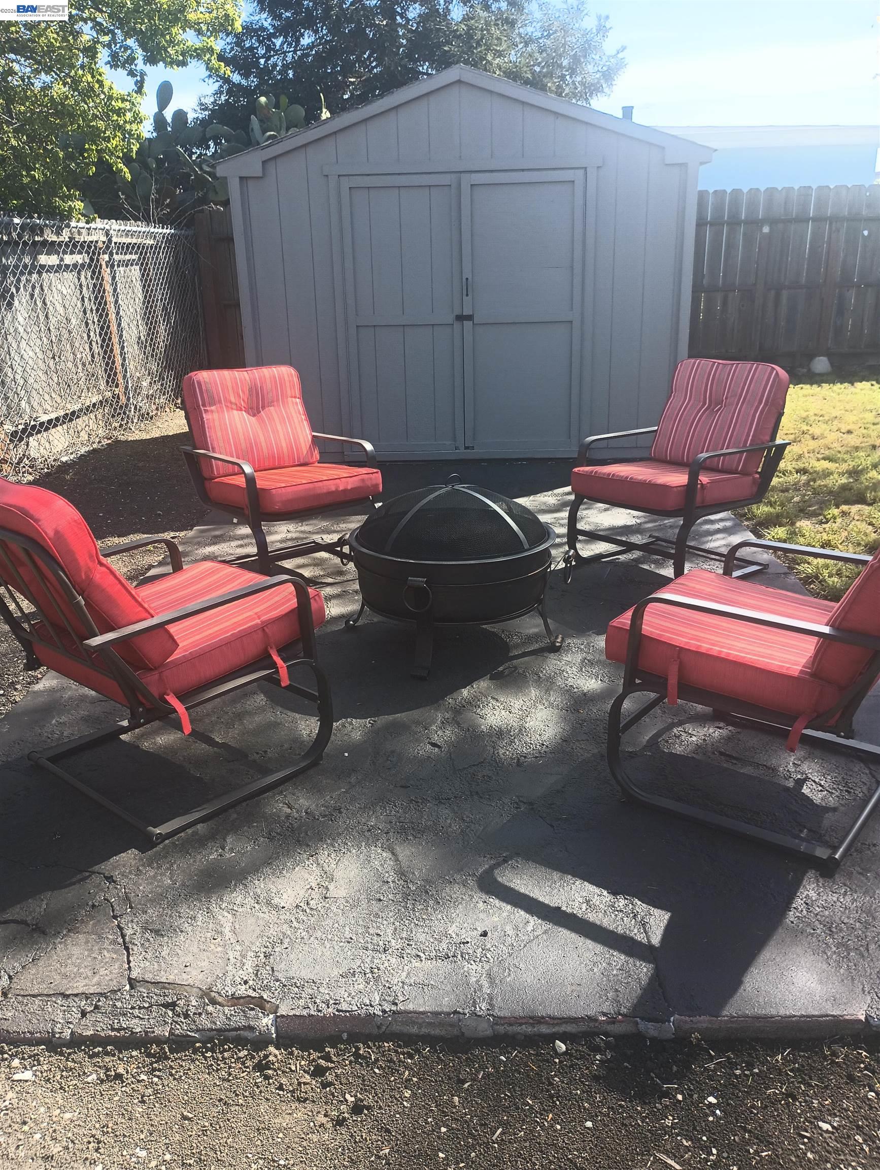 Detail Gallery Image 14 of 16 For 1840 6th, North Richmond,  CA 94801 - 2 Beds | 1 Baths