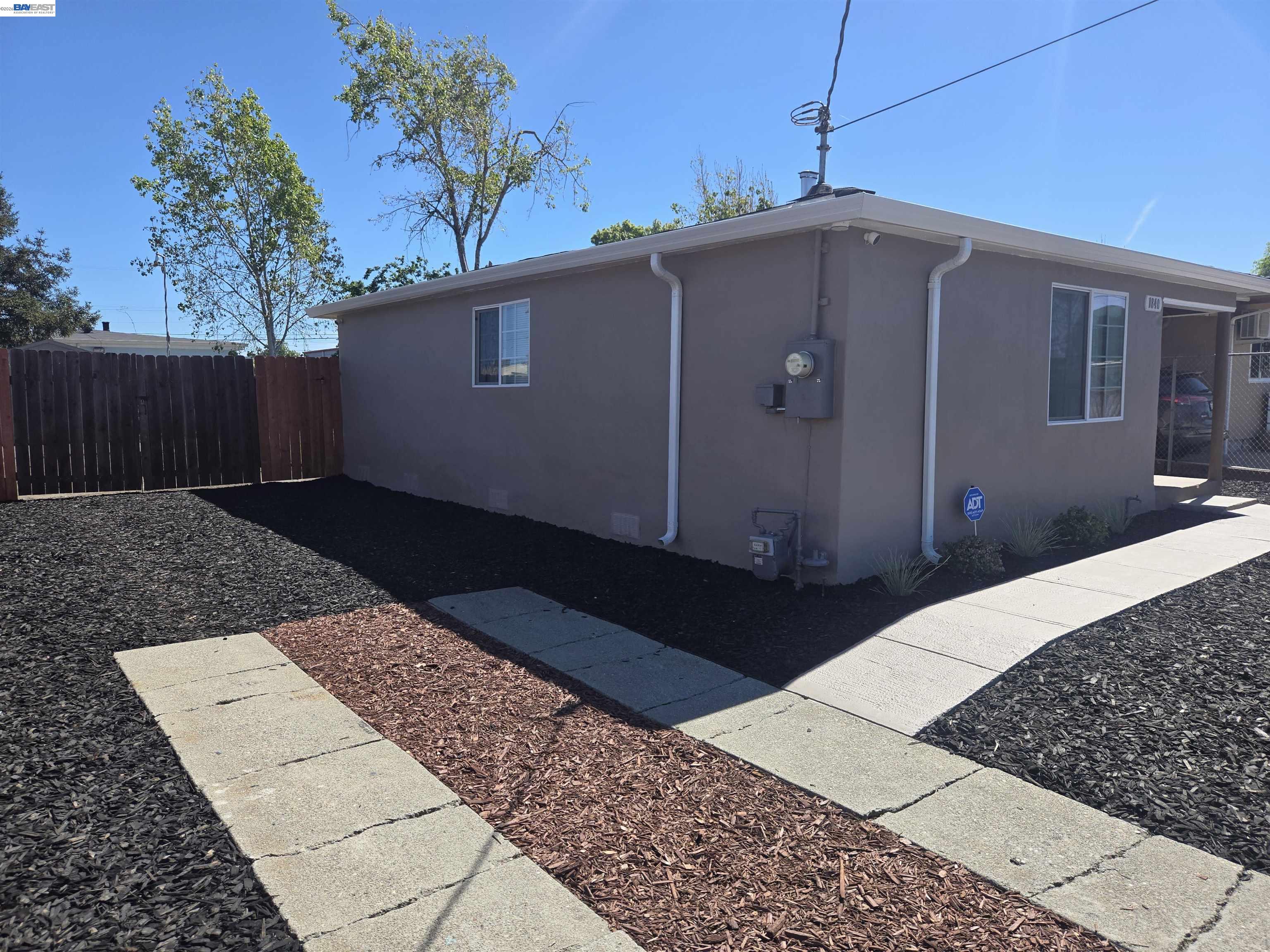 Detail Gallery Image 3 of 16 For 1840 6th, North Richmond,  CA 94801 - 2 Beds | 1 Baths