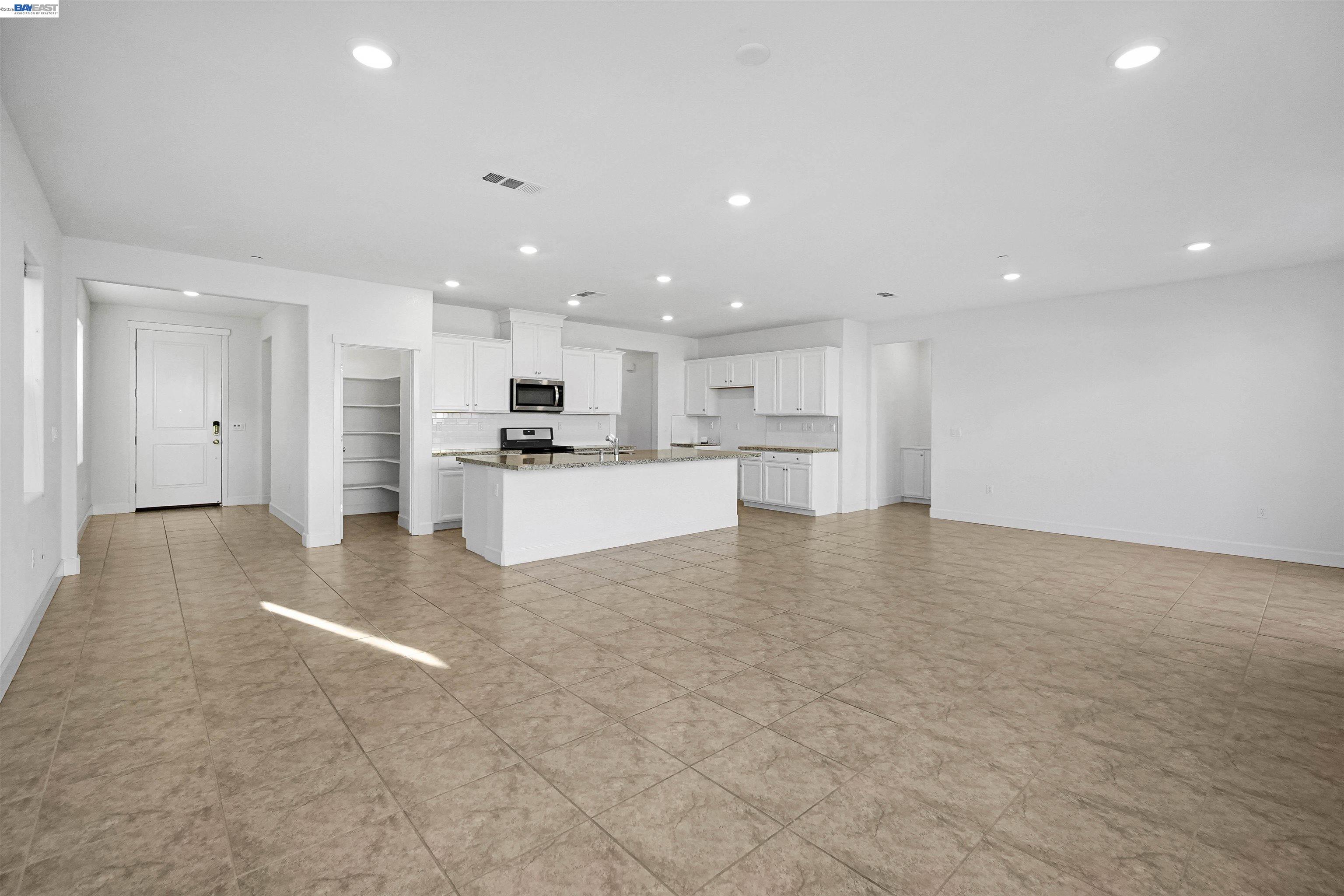 Detail Gallery Image 11 of 55 For 5323 Potter Valley Ln, Antioch,  CA 94531 - 4 Beds | 3 Baths