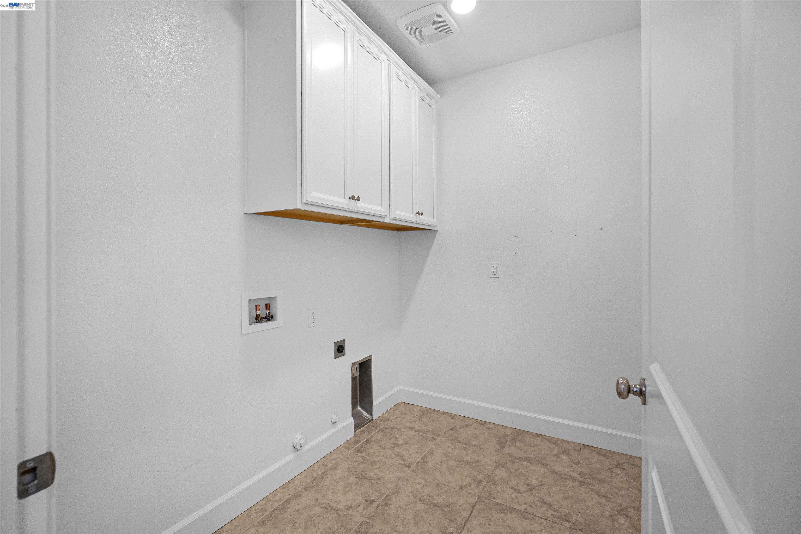 Detail Gallery Image 23 of 55 For 5323 Potter Valley Ln, Antioch,  CA 94531 - 4 Beds | 3 Baths