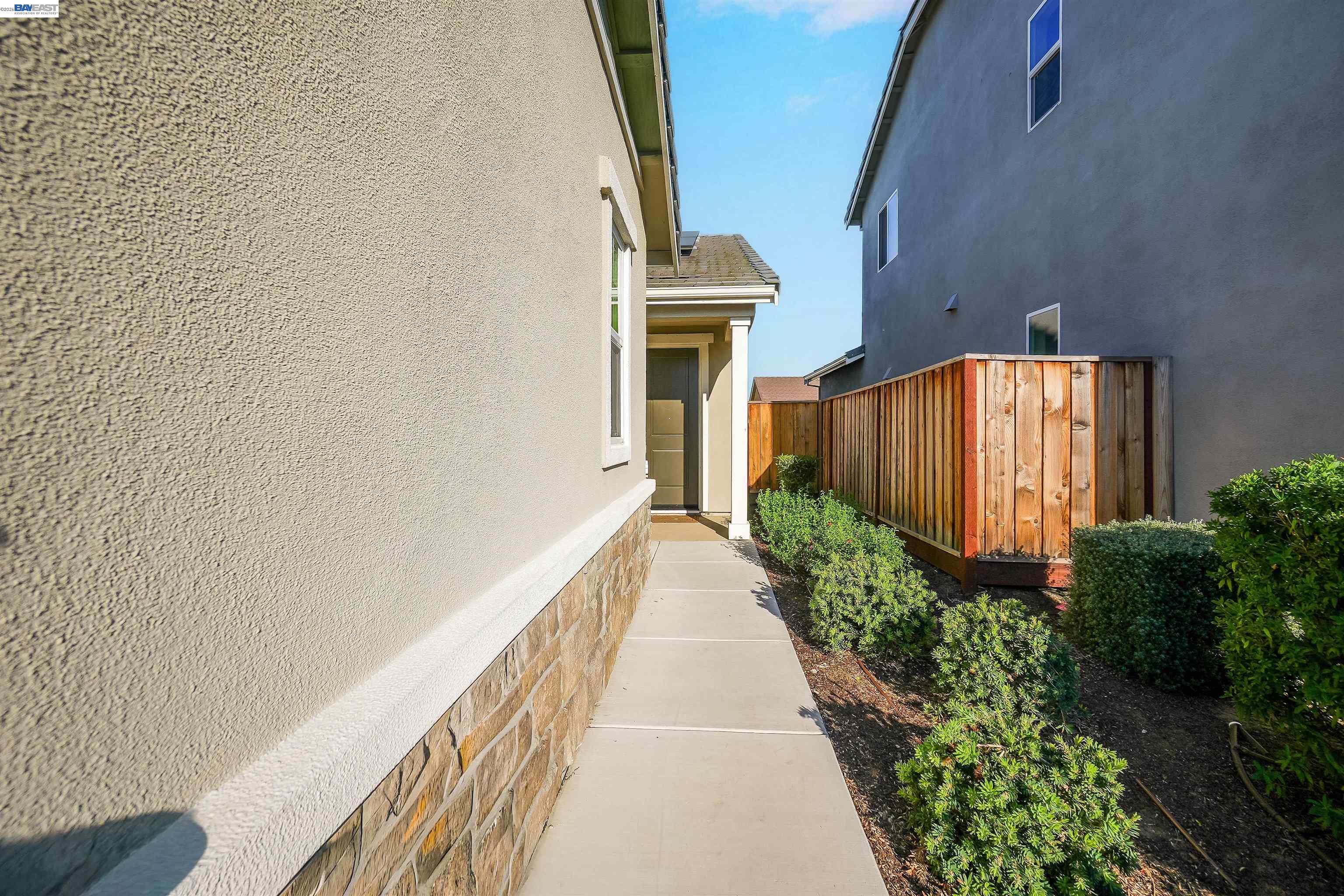 Detail Gallery Image 7 of 55 For 5323 Potter Valley Ln, Antioch,  CA 94531 - 4 Beds | 3 Baths