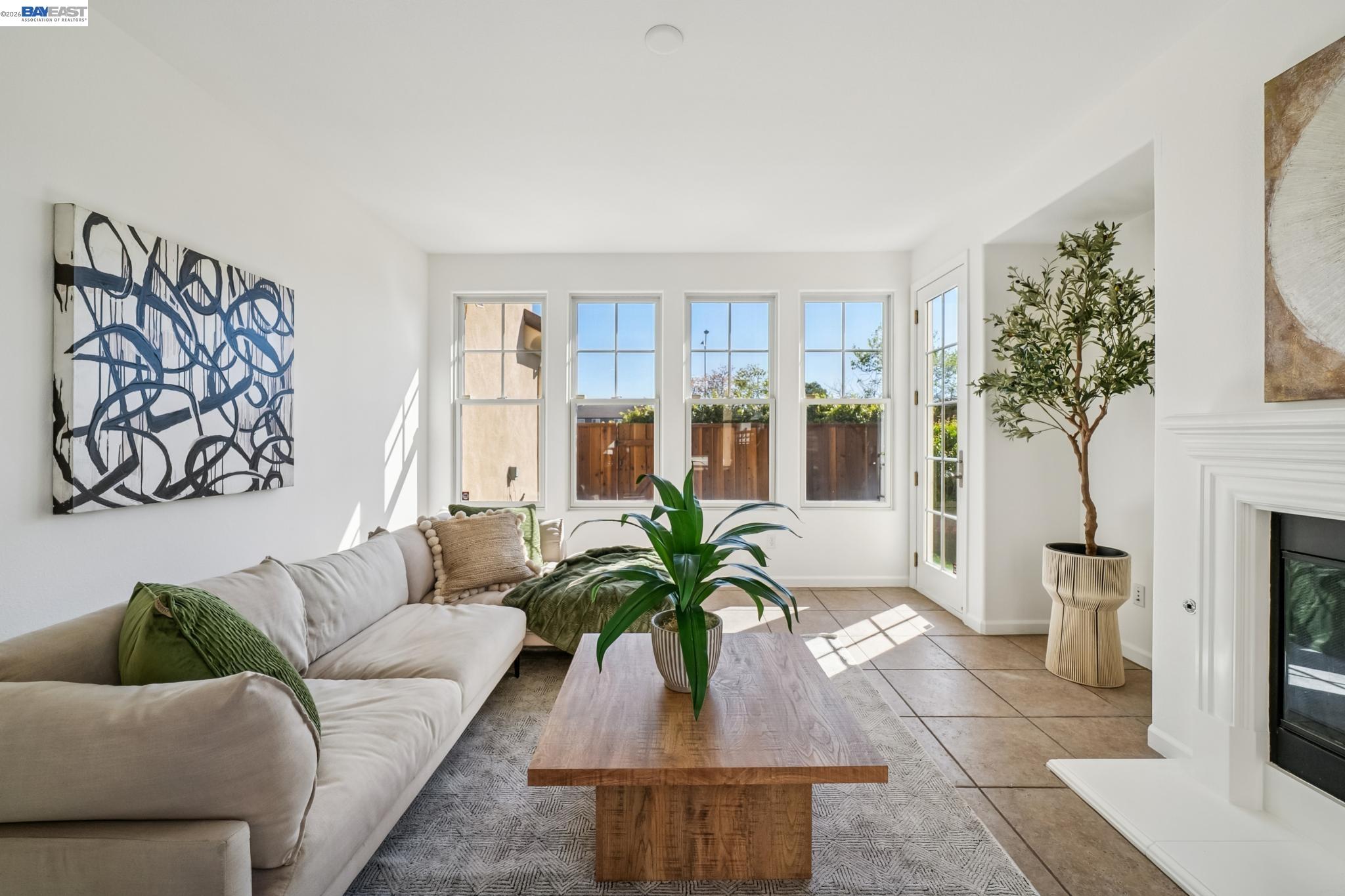 Detail Gallery Image 16 of 56 For 220 Hollister Avenue, Alameda,  CA 94501 - 3 Beds | 3 Baths