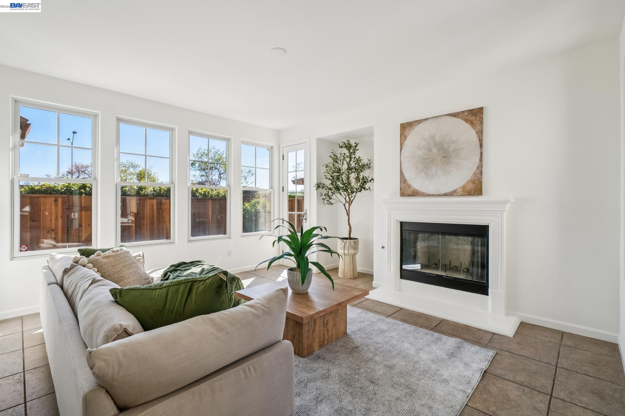 Detail Gallery Image 17 of 56 For 220 Hollister Avenue, Alameda,  CA 94501 - 3 Beds | 3 Baths