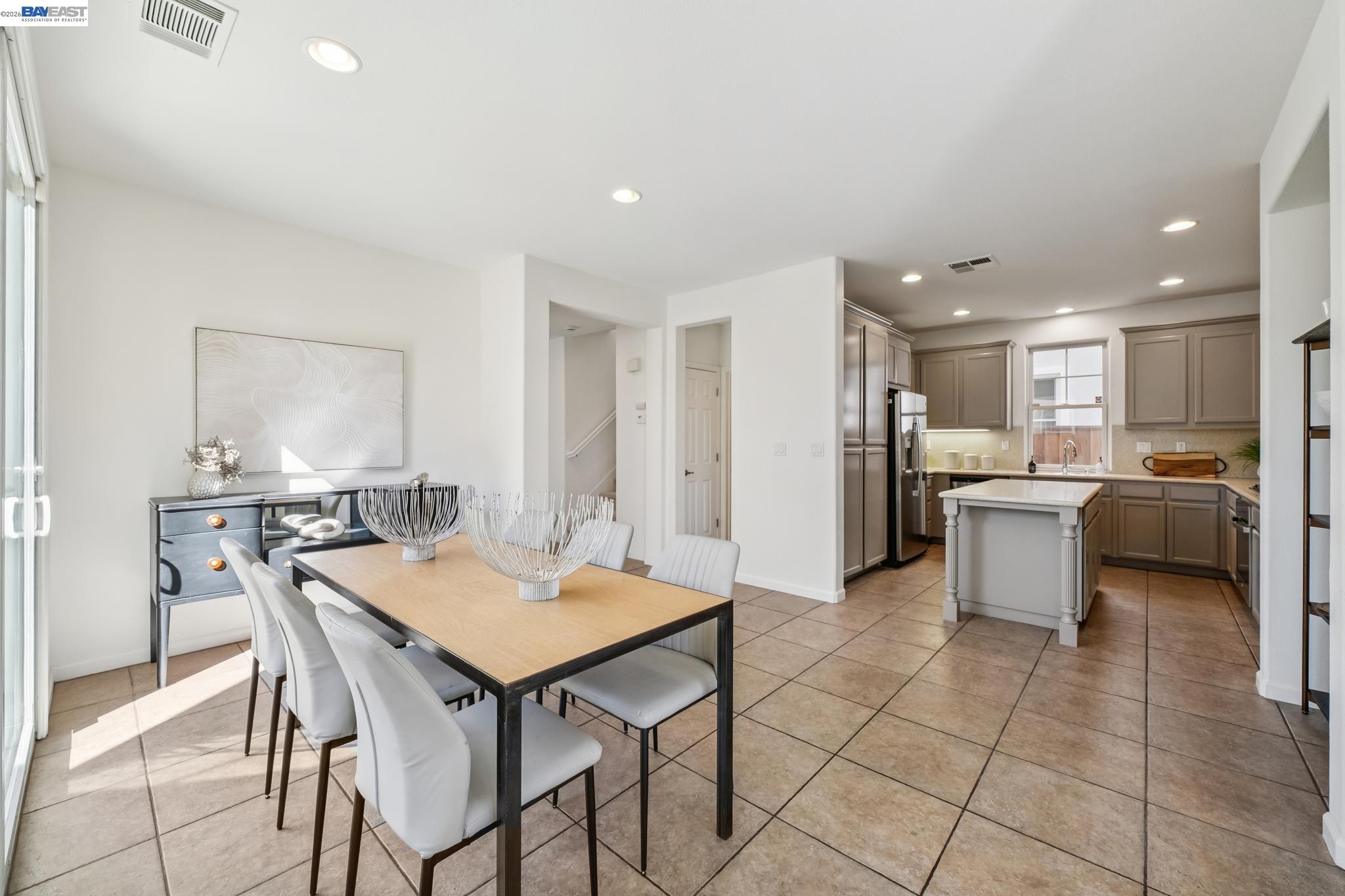 Detail Gallery Image 19 of 56 For 220 Hollister Avenue, Alameda,  CA 94501 - 3 Beds | 3 Baths