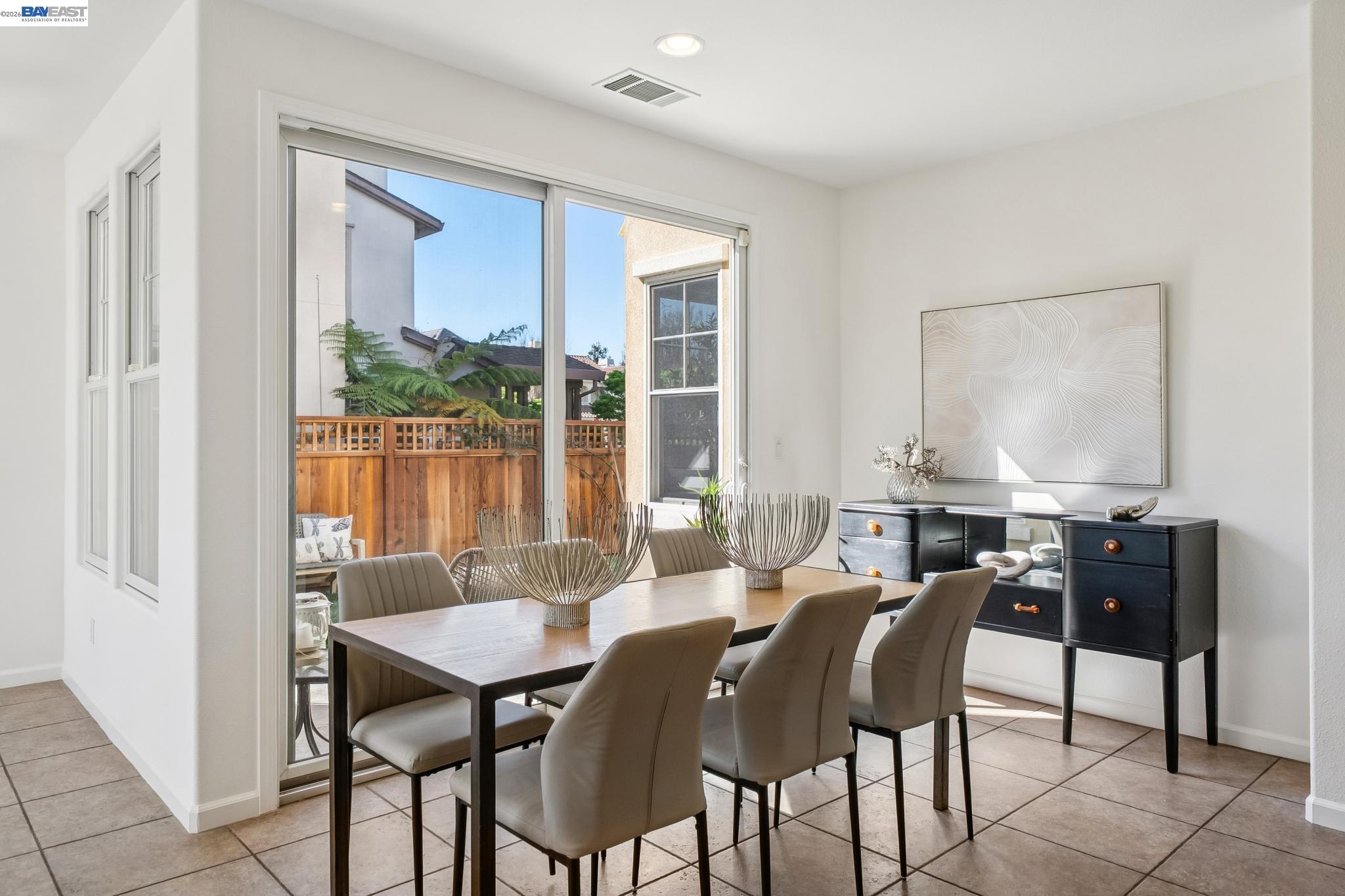 Detail Gallery Image 20 of 56 For 220 Hollister Avenue, Alameda,  CA 94501 - 3 Beds | 3 Baths