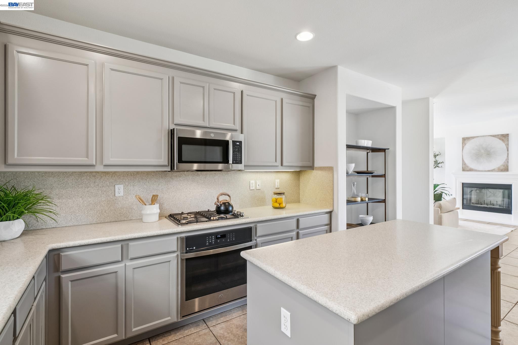 Detail Gallery Image 26 of 56 For 220 Hollister Avenue, Alameda,  CA 94501 - 3 Beds | 3 Baths