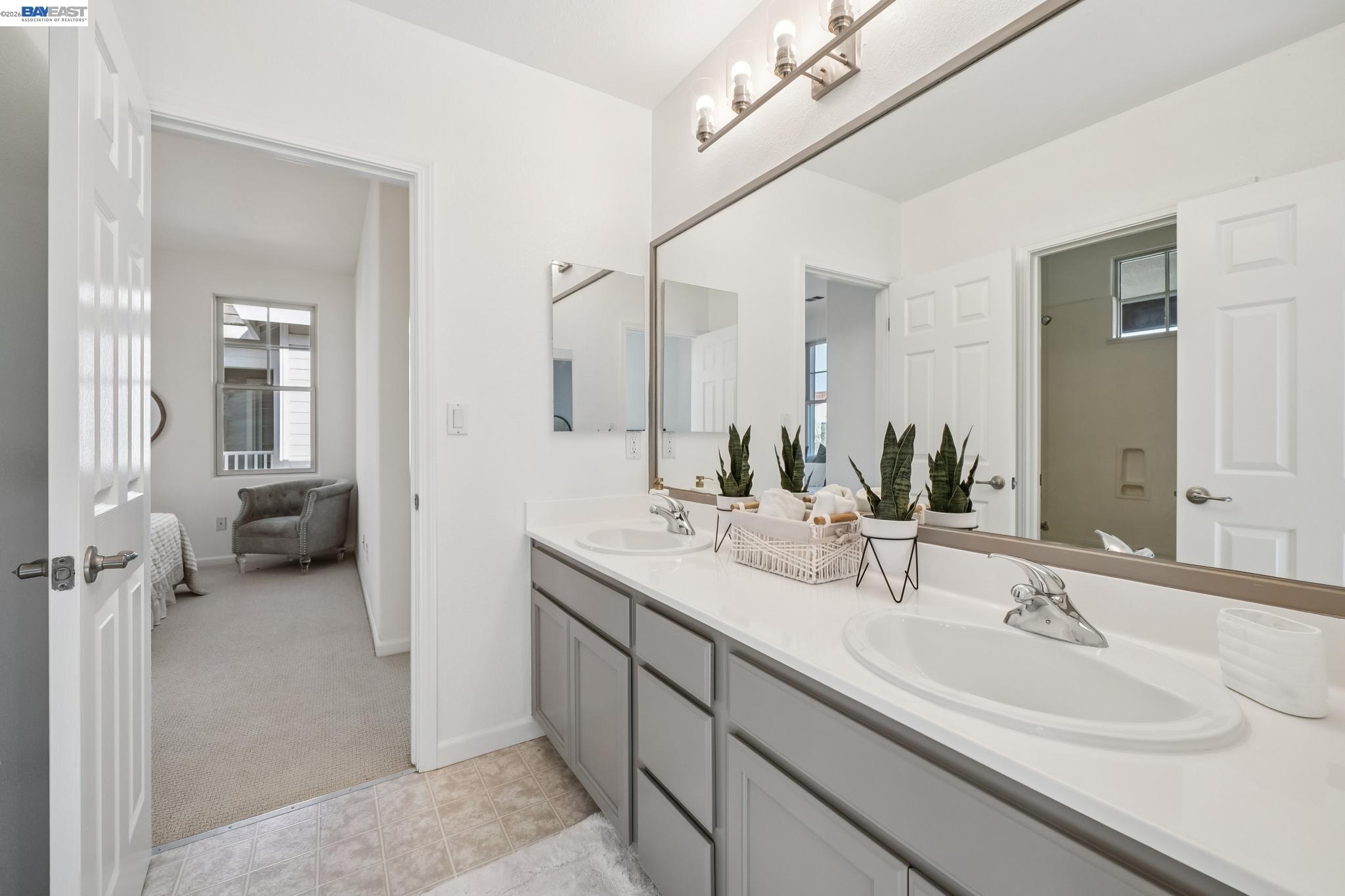 Detail Gallery Image 36 of 56 For 220 Hollister Avenue, Alameda,  CA 94501 - 3 Beds | 3 Baths