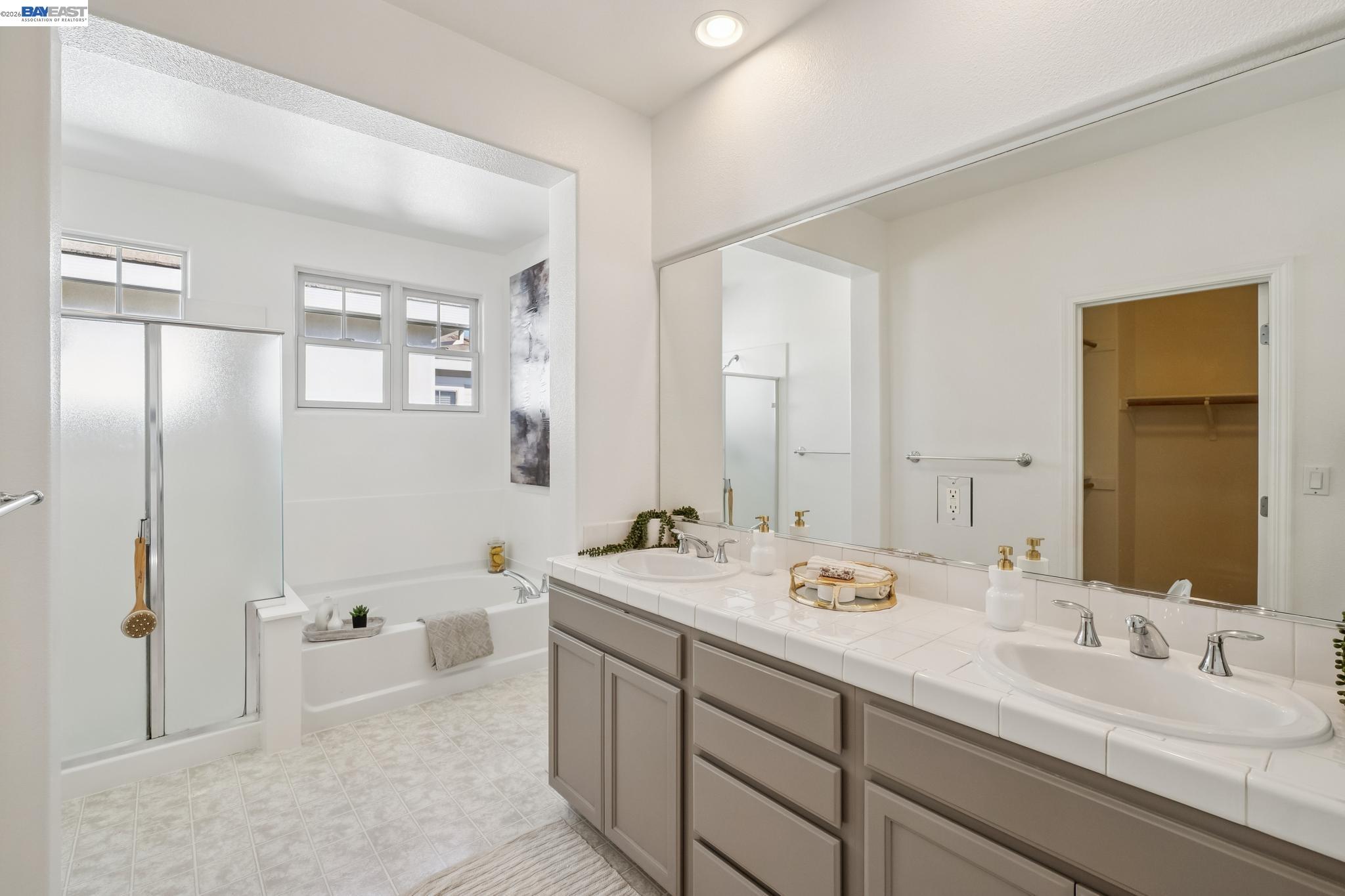 Detail Gallery Image 37 of 56 For 220 Hollister Avenue, Alameda,  CA 94501 - 3 Beds | 3 Baths