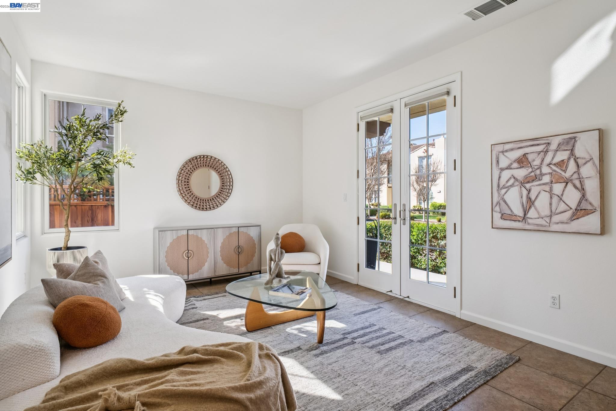 Detail Gallery Image 5 of 56 For 220 Hollister Avenue, Alameda,  CA 94501 - 3 Beds | 3 Baths