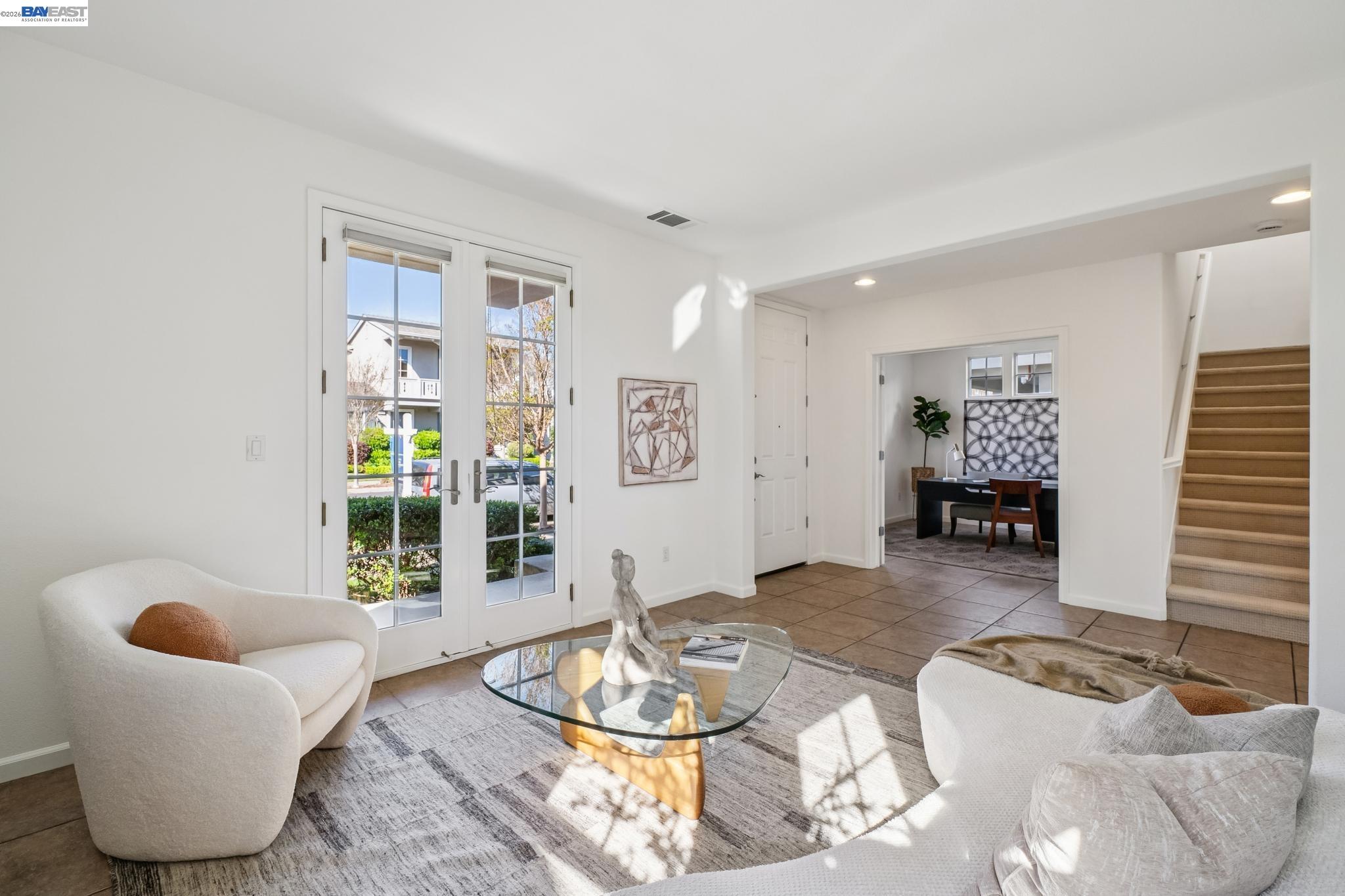 Detail Gallery Image 6 of 56 For 220 Hollister Avenue, Alameda,  CA 94501 - 3 Beds | 3 Baths