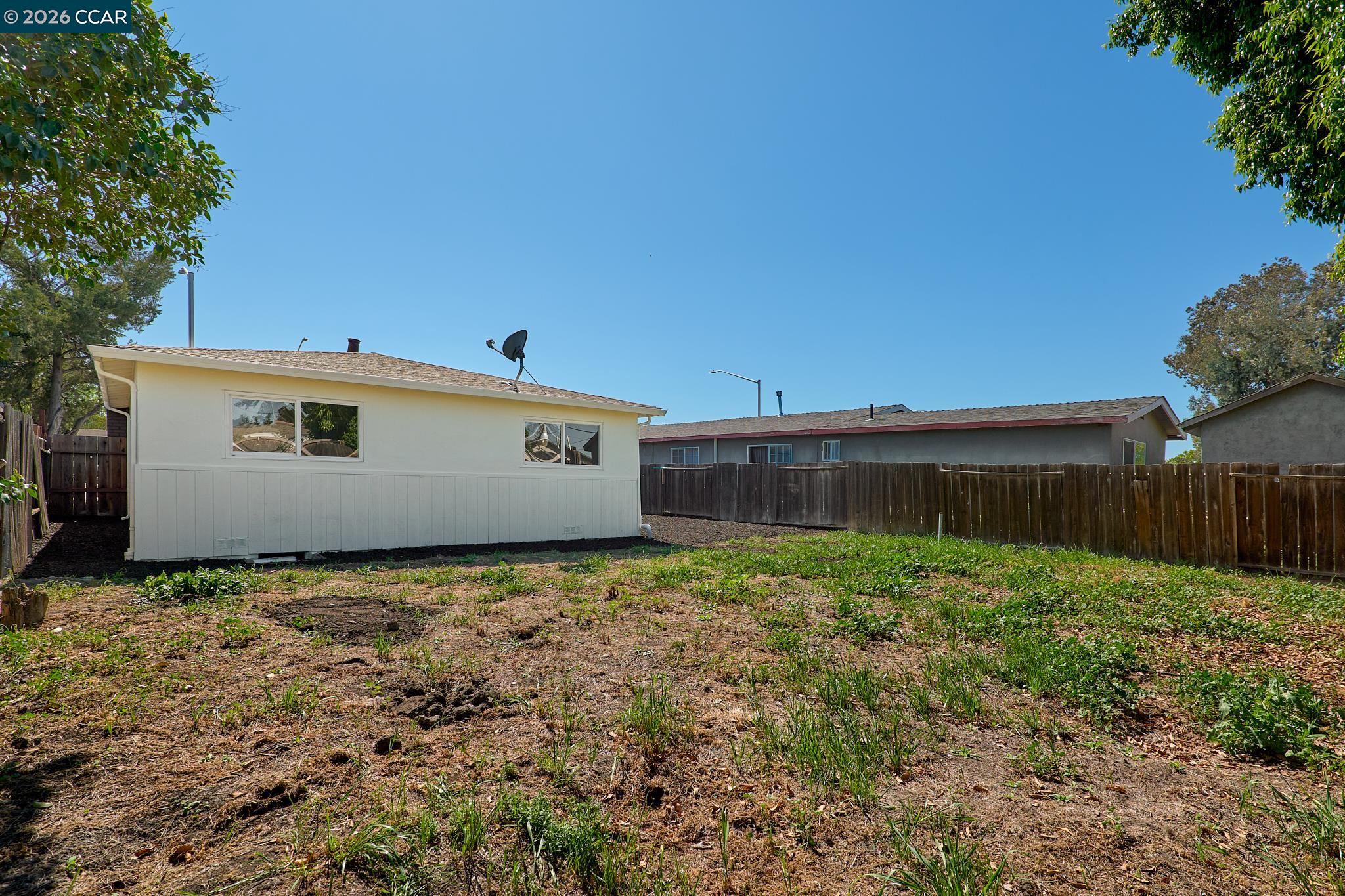 Detail Gallery Image 15 of 19 For 48 W Leland Rd, Pittsburg,  CA 94565 - 3 Beds | 1 Baths