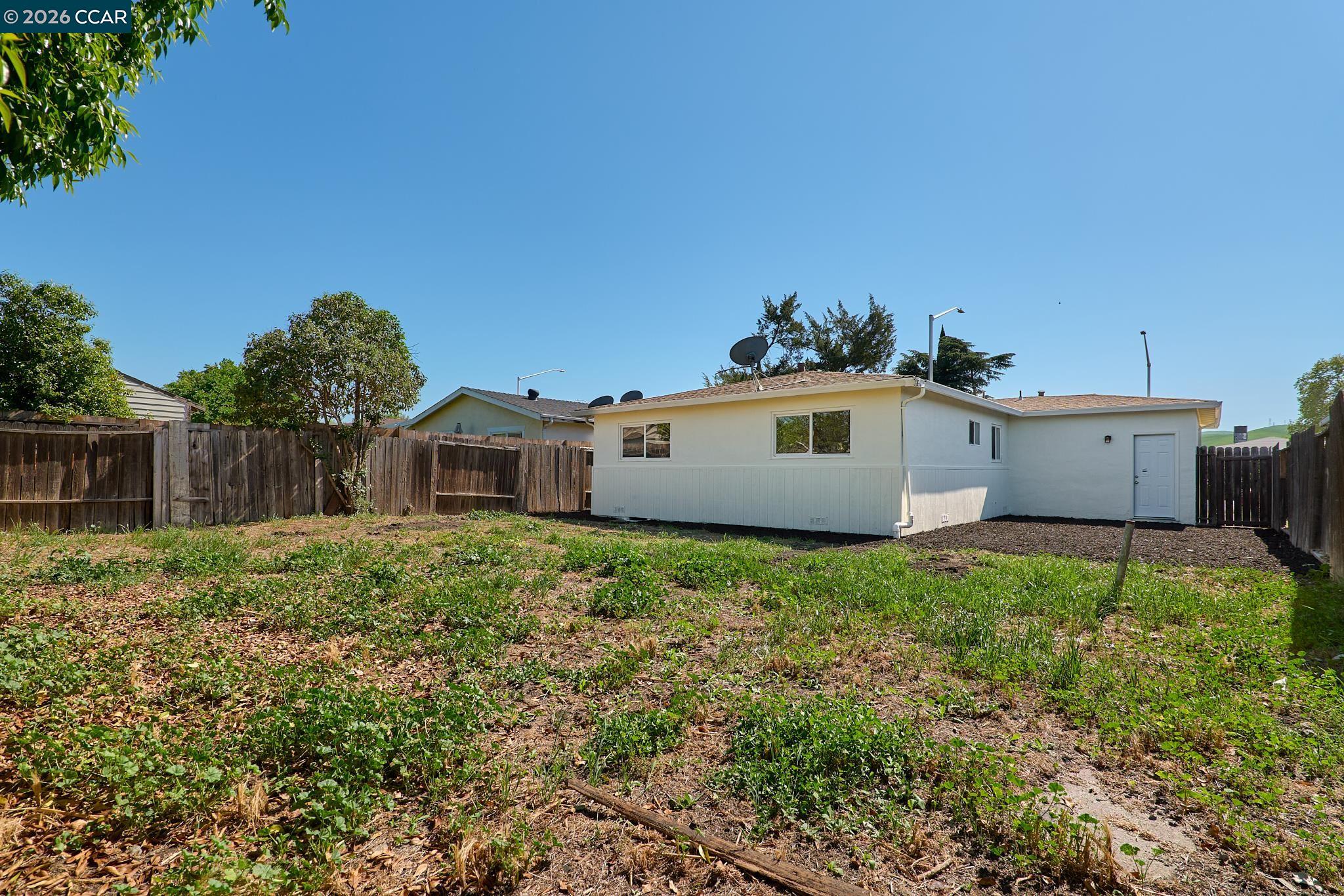 Detail Gallery Image 16 of 19 For 48 W Leland Rd, Pittsburg,  CA 94565 - 3 Beds | 1 Baths