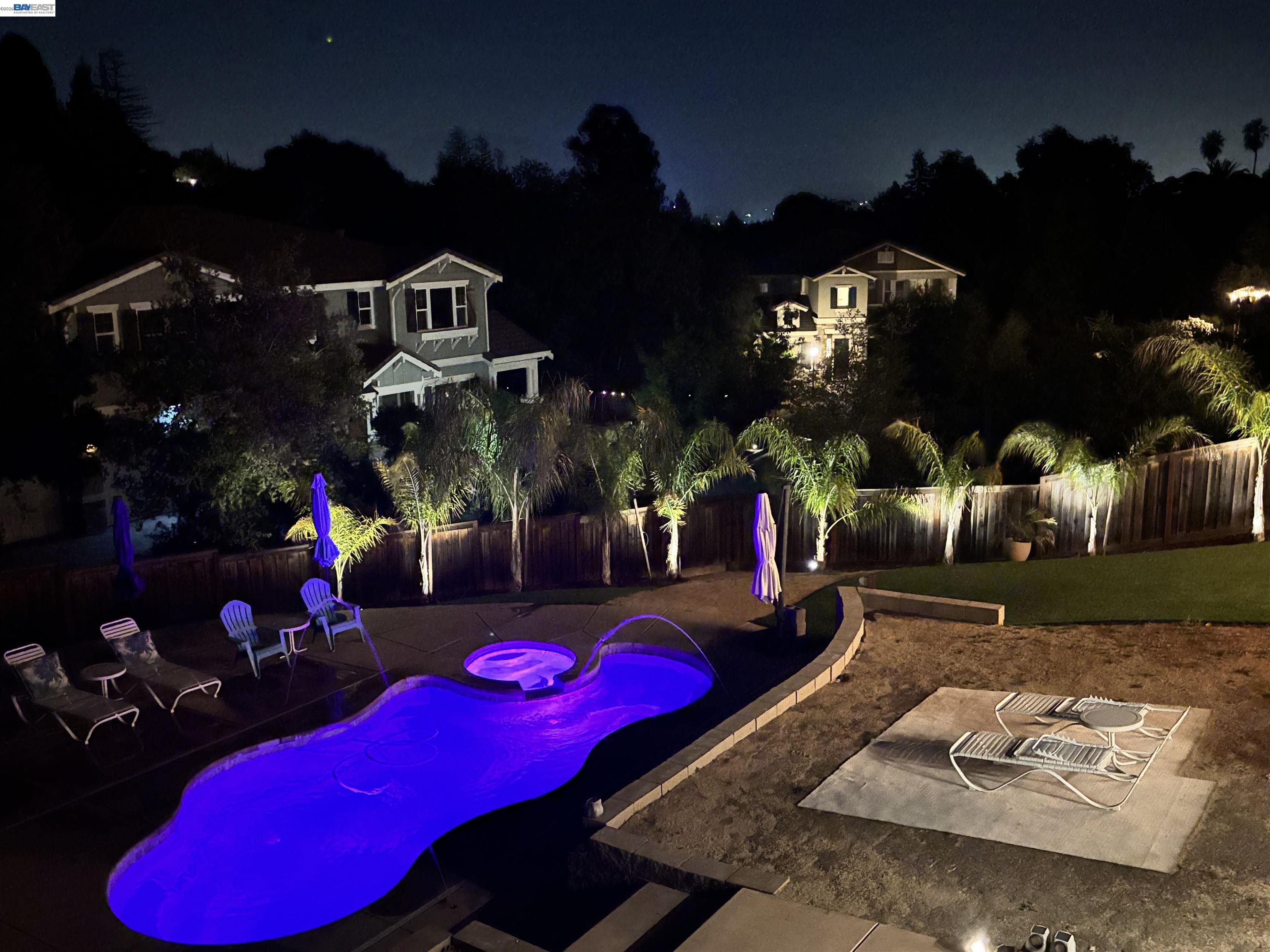 Detail Gallery Image 13 of 19 For 21 Withers Court, Lafayette,  CA 94549 - 5 Beds | 5/2 Baths