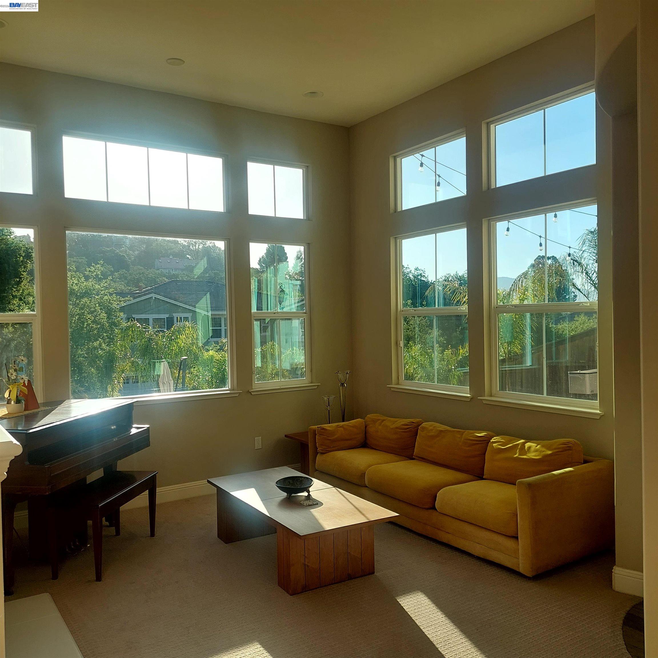 Detail Gallery Image 15 of 19 For 21 Withers Court, Lafayette,  CA 94549 - 5 Beds | 5/2 Baths