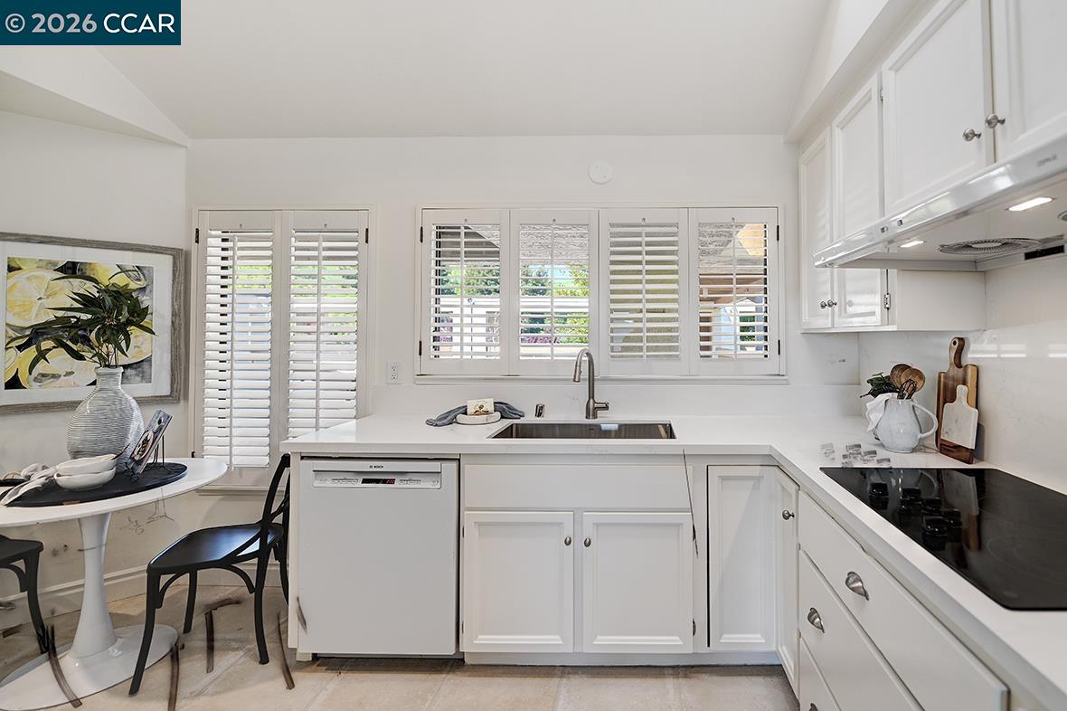 Photo #2: 41128146 Listing: Photo #2