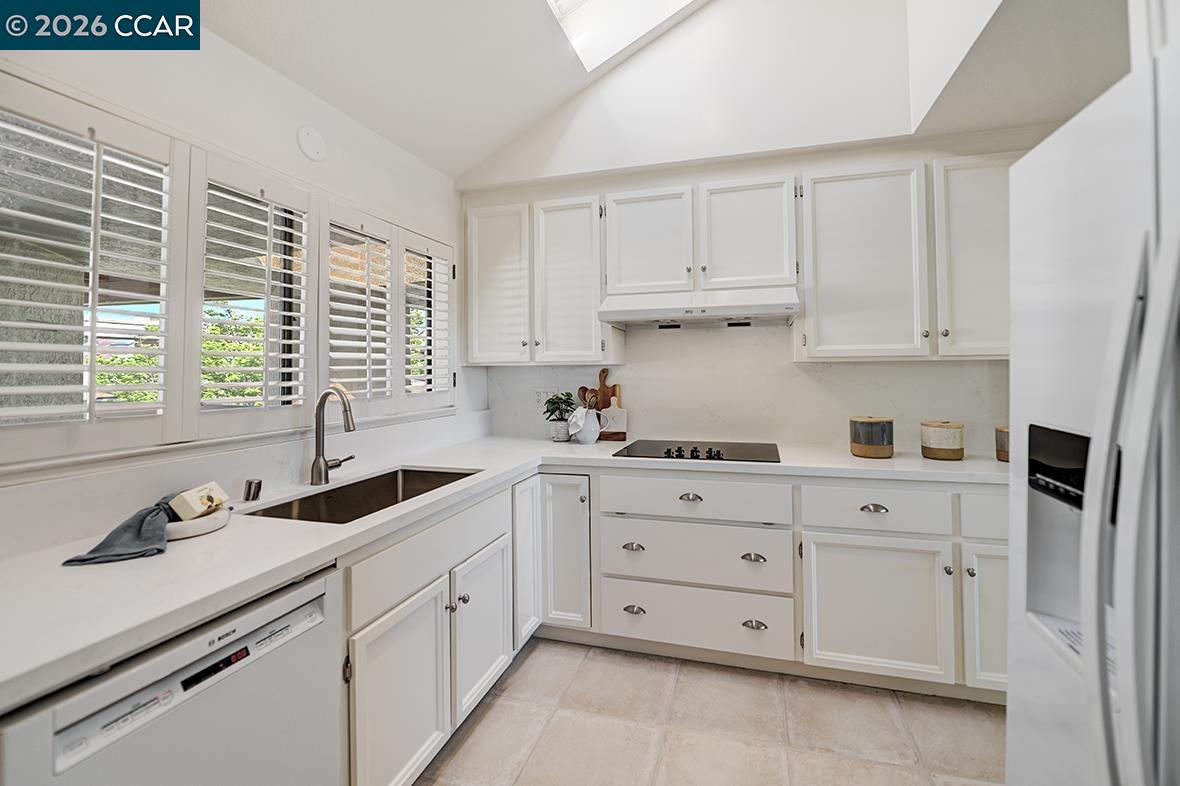 Photo #3: 41128146 Listing: Photo #3
