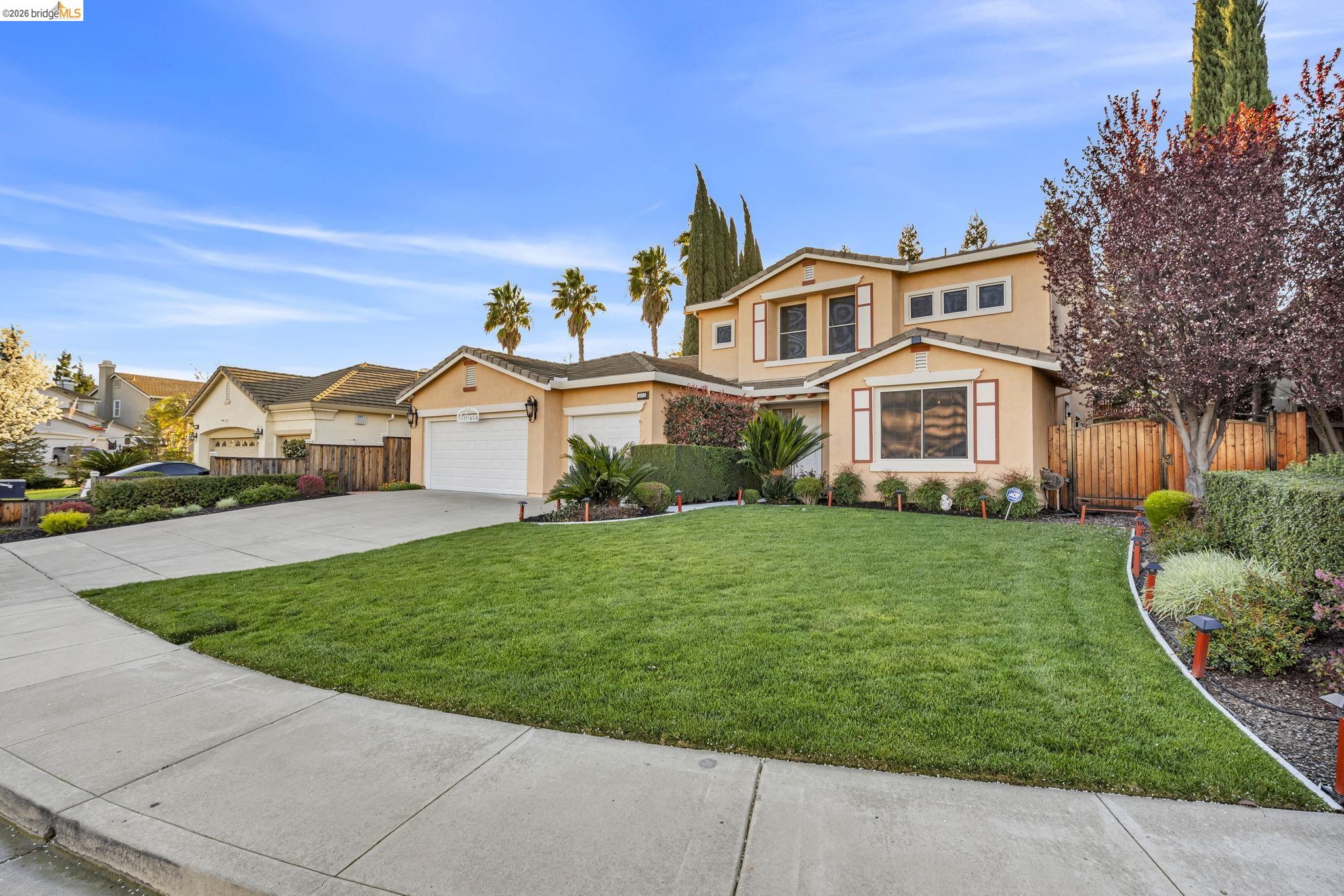 Detail Gallery Image 2 of 54 For 1653 Observation Ct, Antioch,  CA 94531 - 5 Beds | 3 Baths