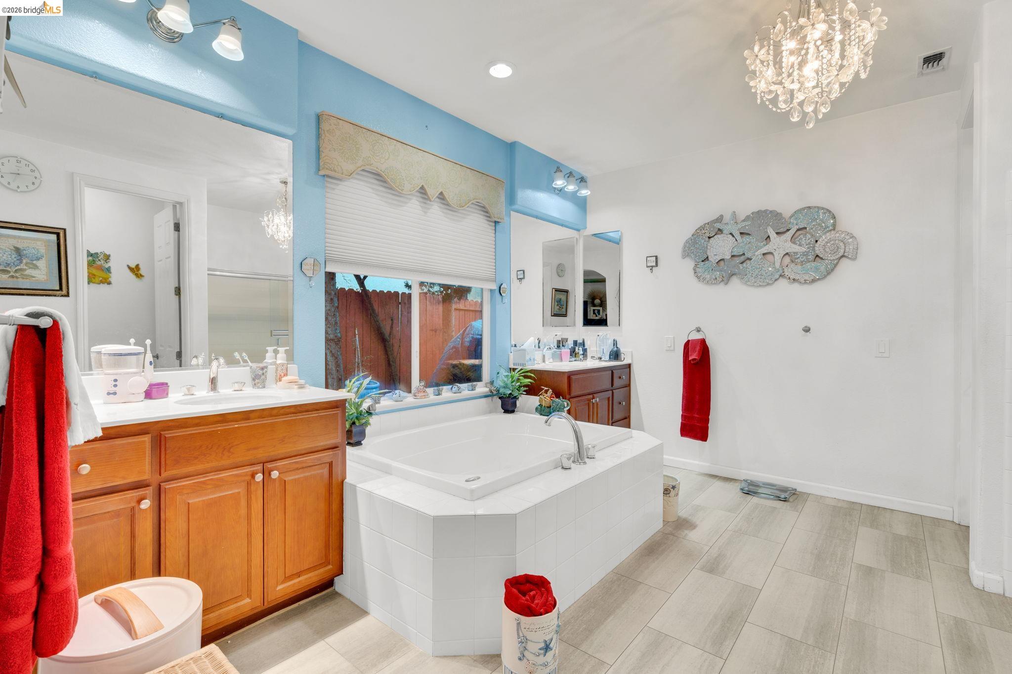 Detail Gallery Image 23 of 54 For 1653 Observation Ct, Antioch,  CA 94531 - 5 Beds | 3 Baths