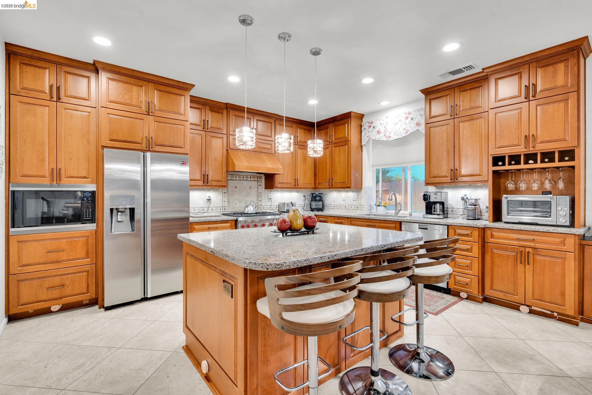 Detail Gallery Image 28 of 54 For 1653 Observation Ct, Antioch,  CA 94531 - 5 Beds | 3 Baths