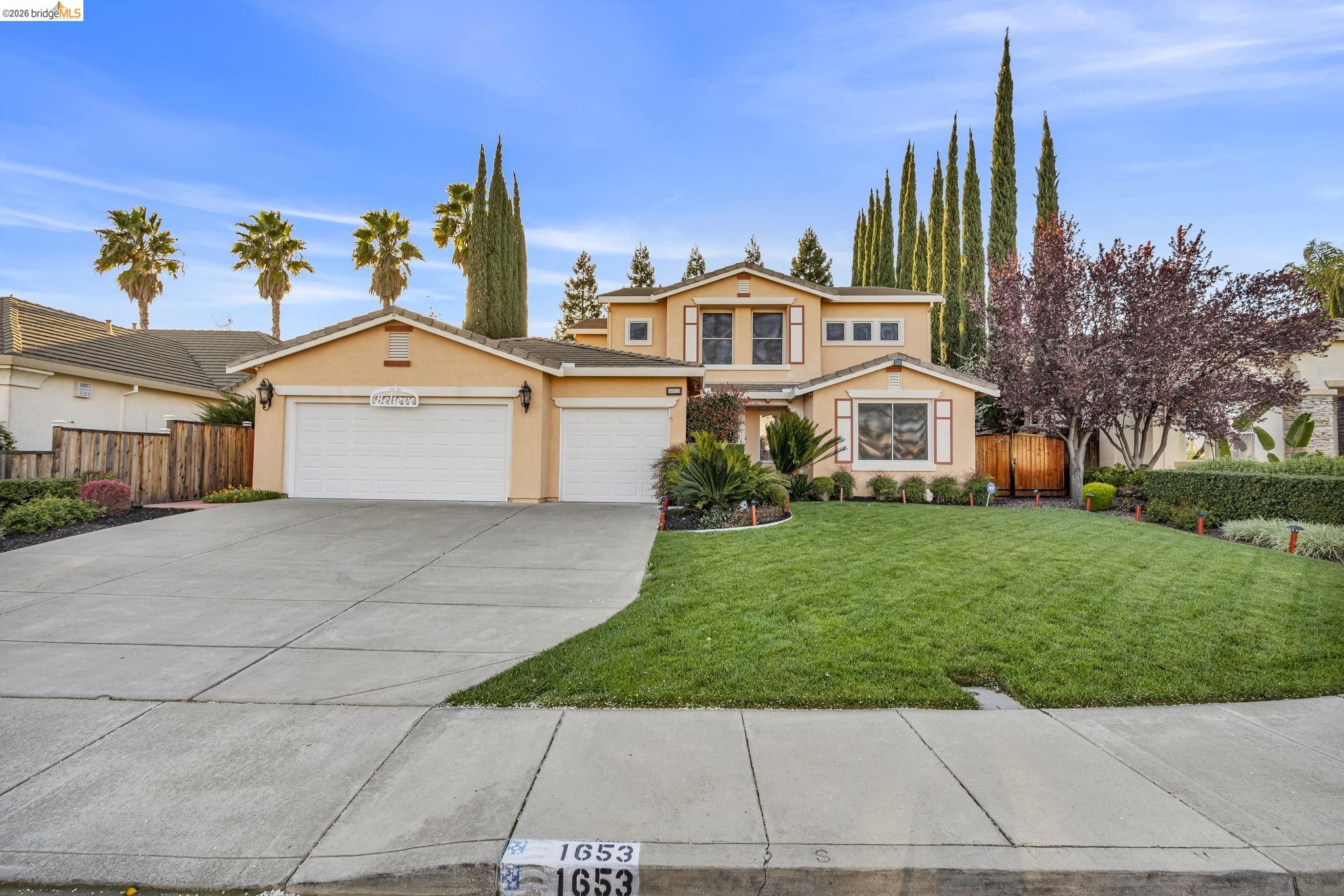 Detail Gallery Image 4 of 54 For 1653 Observation Ct, Antioch,  CA 94531 - 5 Beds | 3 Baths