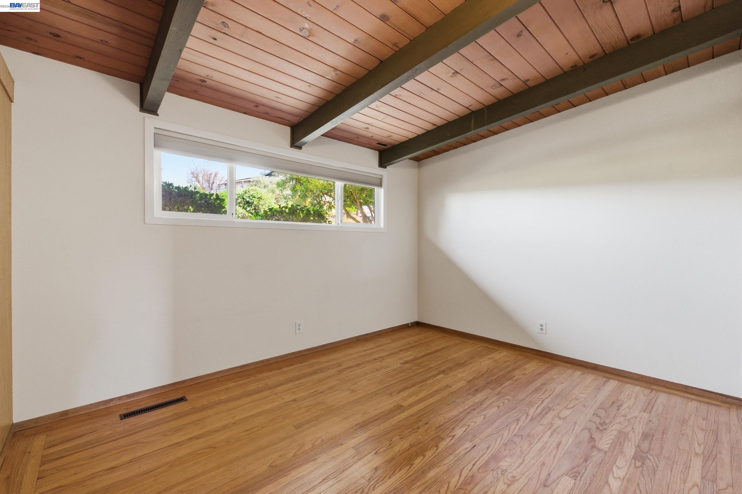 Detail Gallery Image 19 of 50 For 18602 Center St, Castro Valley,  CA 94546 - 3 Beds | 2 Baths