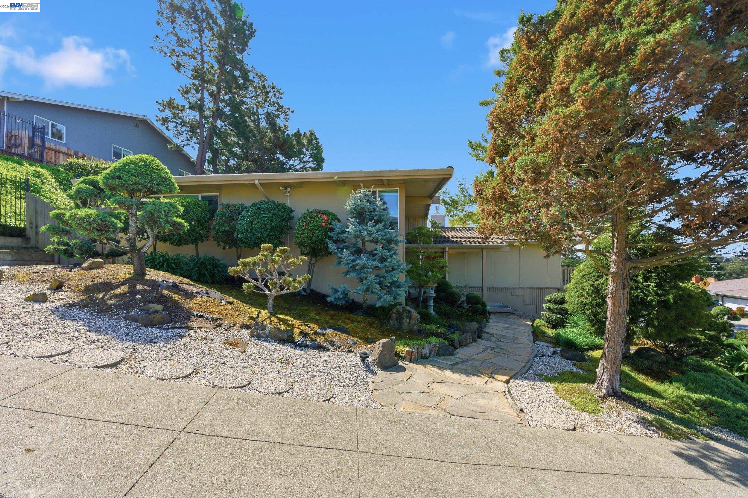 Detail Gallery Image 35 of 50 For 18602 Center St, Castro Valley,  CA 94546 - 3 Beds | 2 Baths