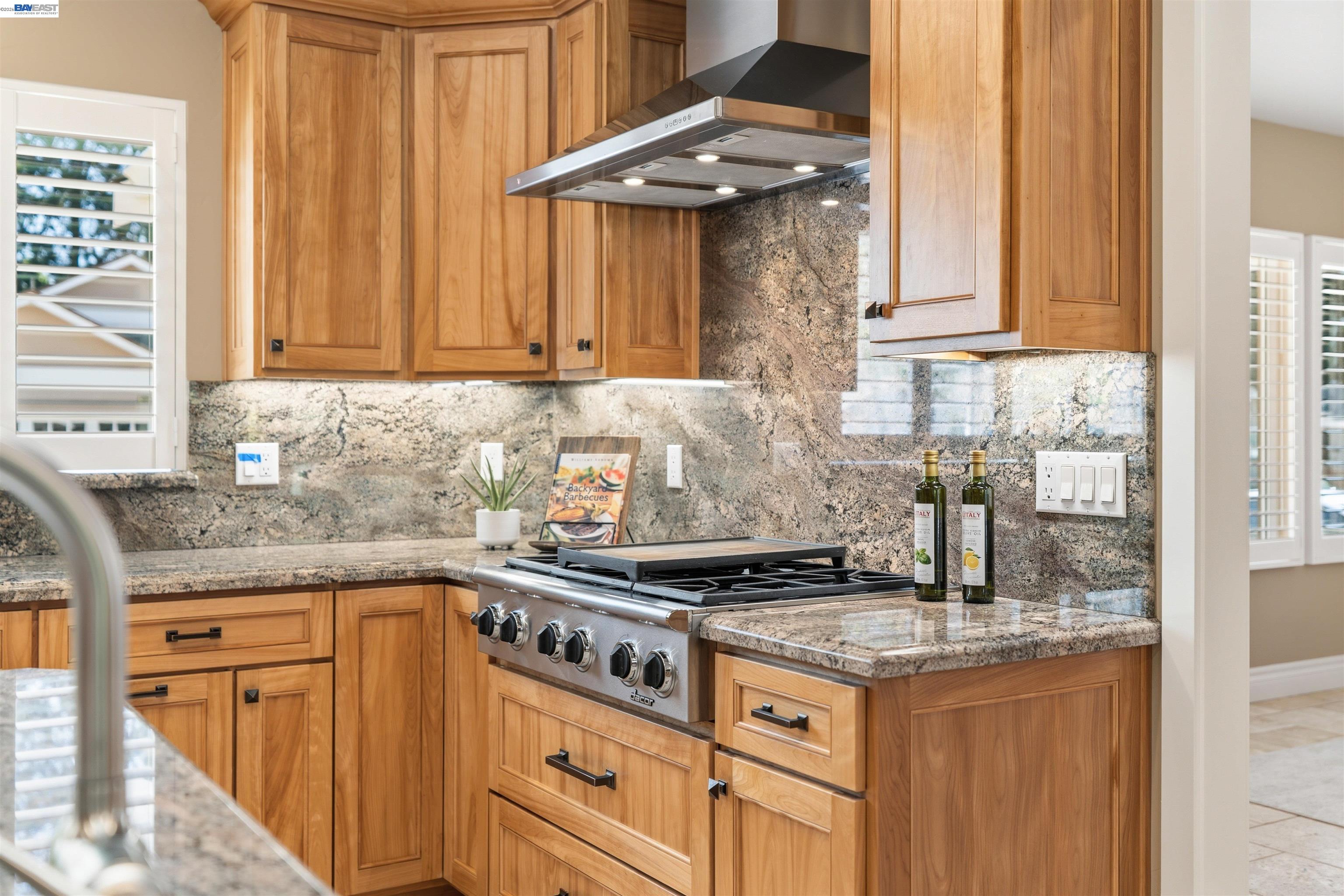 Detail Gallery Image 8 of 47 For 4071 Walnut Dr, Pleasanton,  CA 94566 - 3 Beds | 2/1 Baths