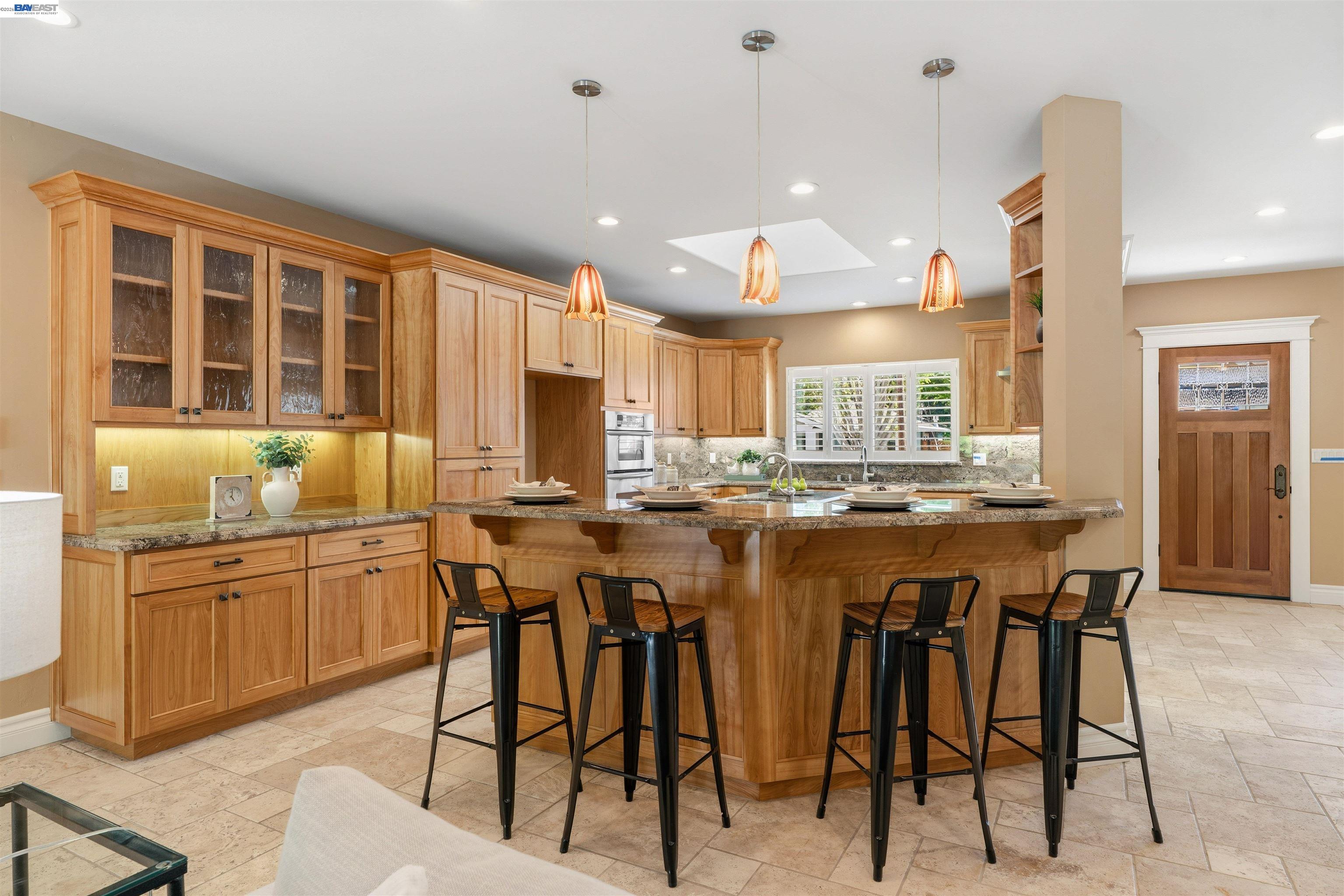 Detail Gallery Image 9 of 47 For 4071 Walnut Dr, Pleasanton,  CA 94566 - 3 Beds | 2/1 Baths