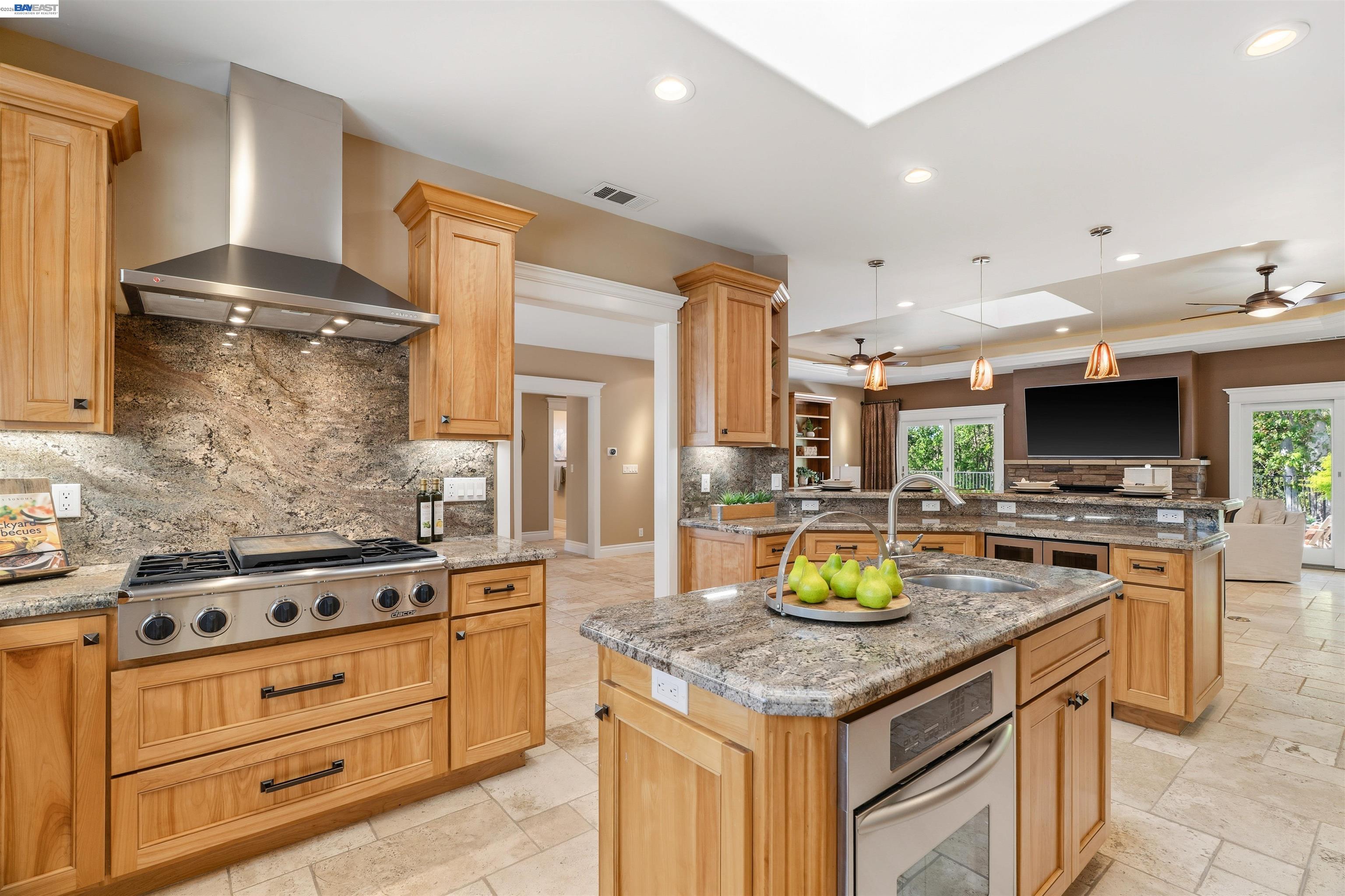 Detail Gallery Image 11 of 47 For 4071 Walnut Dr, Pleasanton,  CA 94566 - 3 Beds | 2/1 Baths