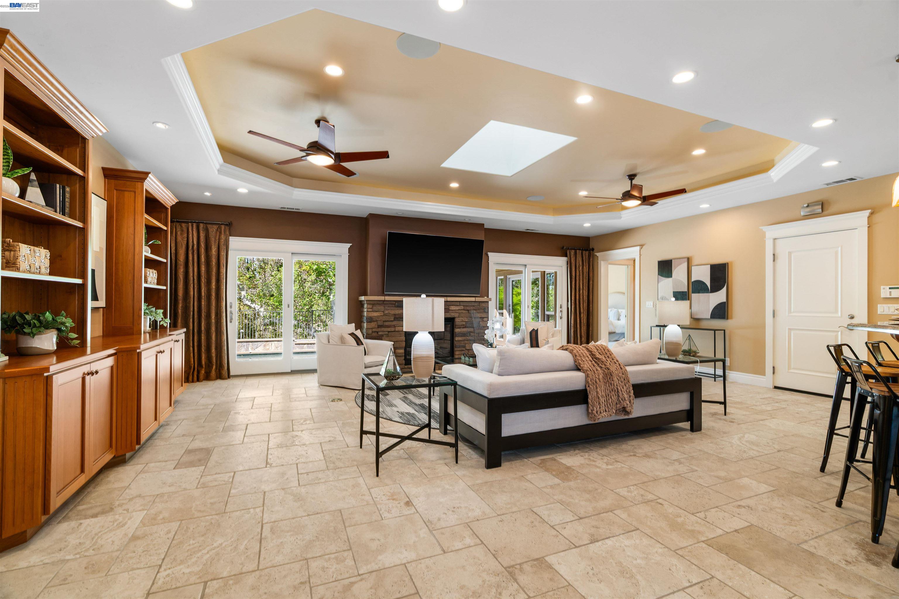 Detail Gallery Image 14 of 47 For 4071 Walnut Dr, Pleasanton,  CA 94566 - 3 Beds | 2/1 Baths