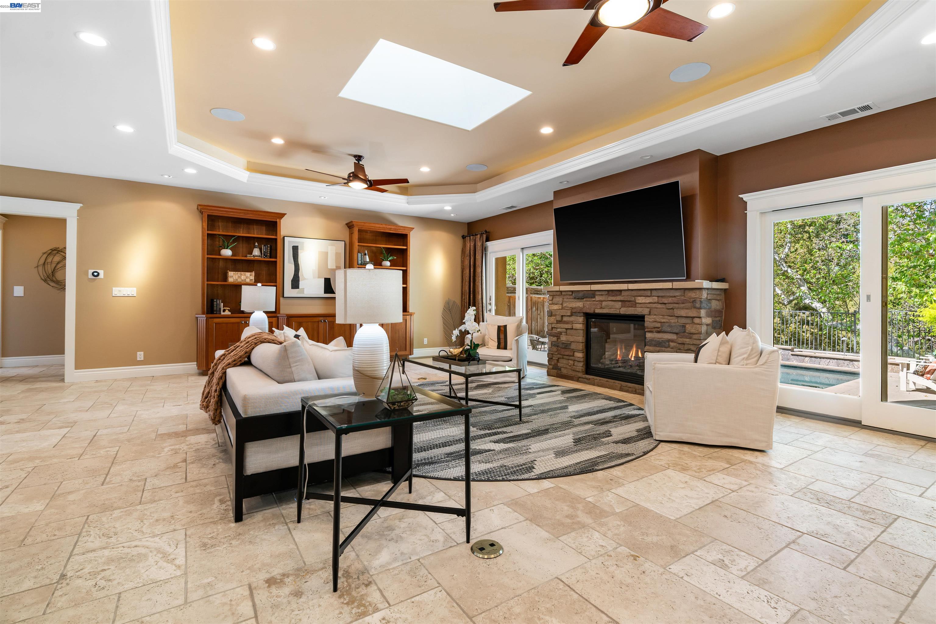 Detail Gallery Image 16 of 47 For 4071 Walnut Dr, Pleasanton,  CA 94566 - 3 Beds | 2/1 Baths