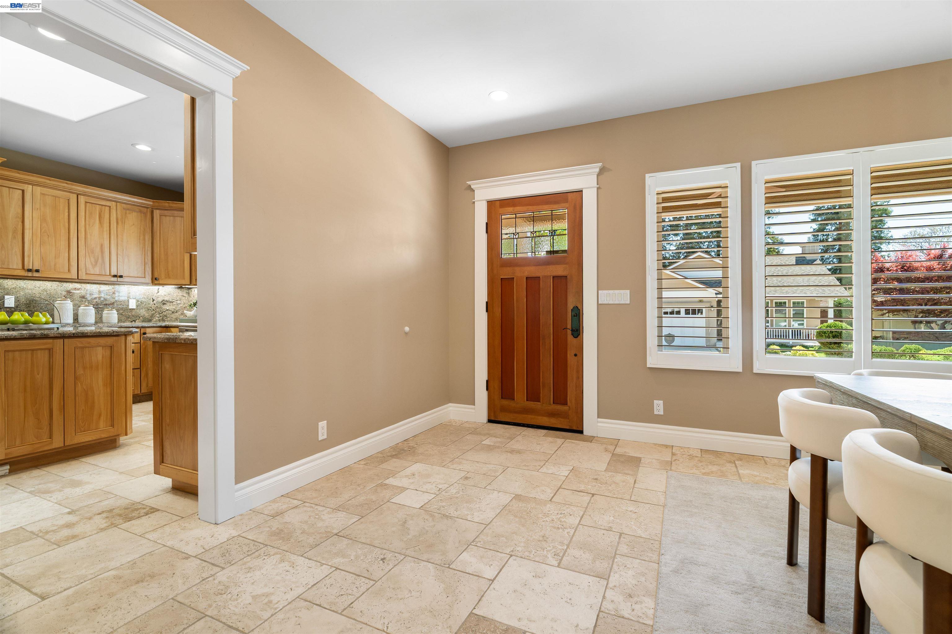 Detail Gallery Image 4 of 47 For 4071 Walnut Dr, Pleasanton,  CA 94566 - 3 Beds | 2/1 Baths