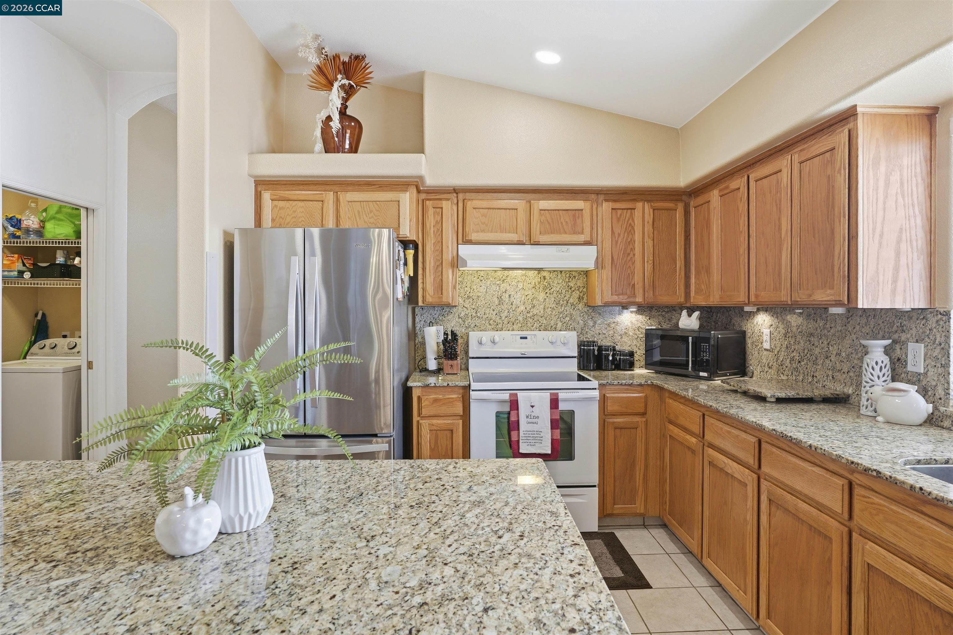 Detail Gallery Image 13 of 36 For 5640 N Wheeler Ave, Fresno,  CA 93722 - 4 Beds | 2 Baths