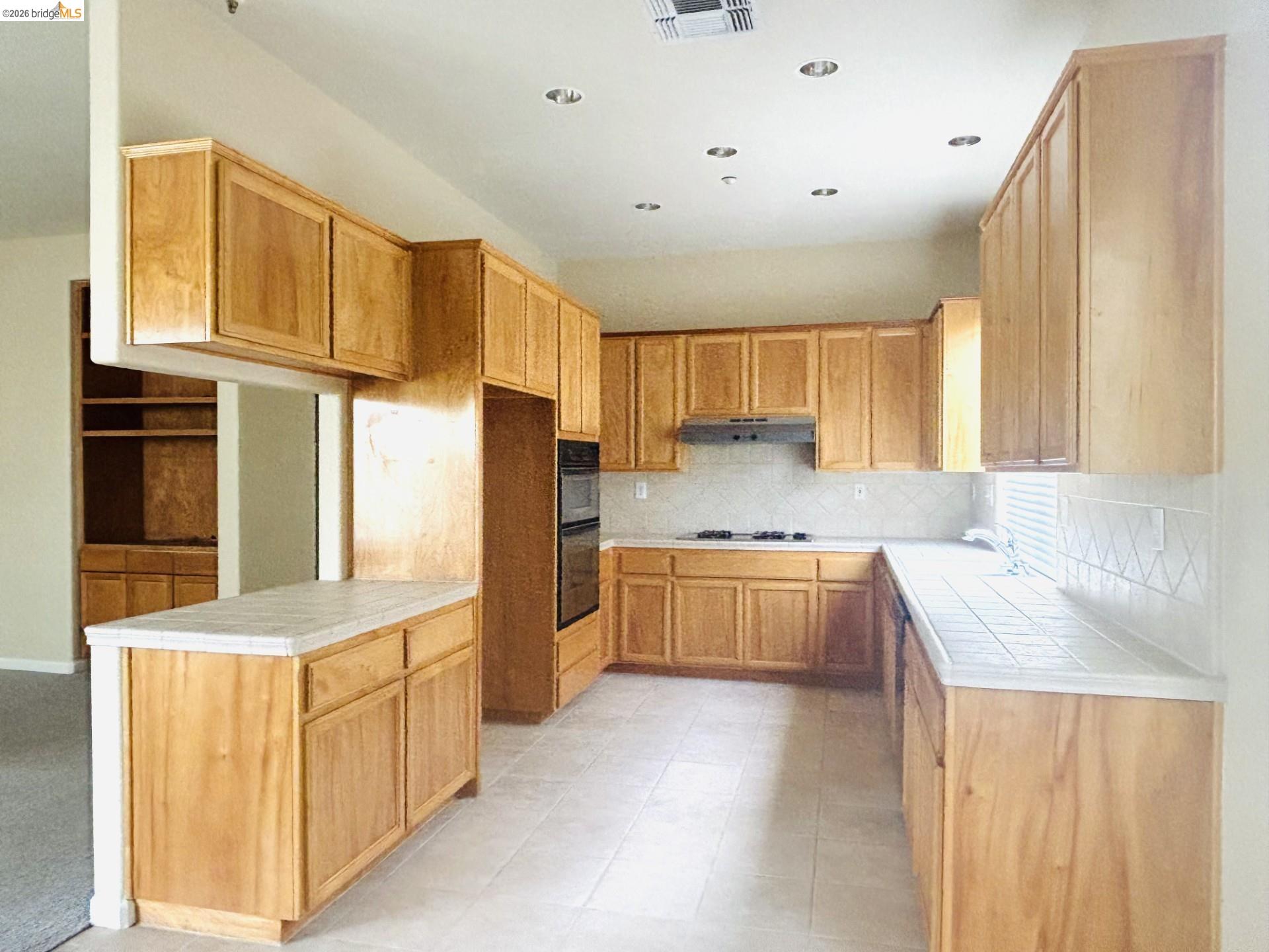 Detail Gallery Image 14 of 31 For 849 George Ct, Brentwood,  CA 94513 - 4 Beds | 2 Baths