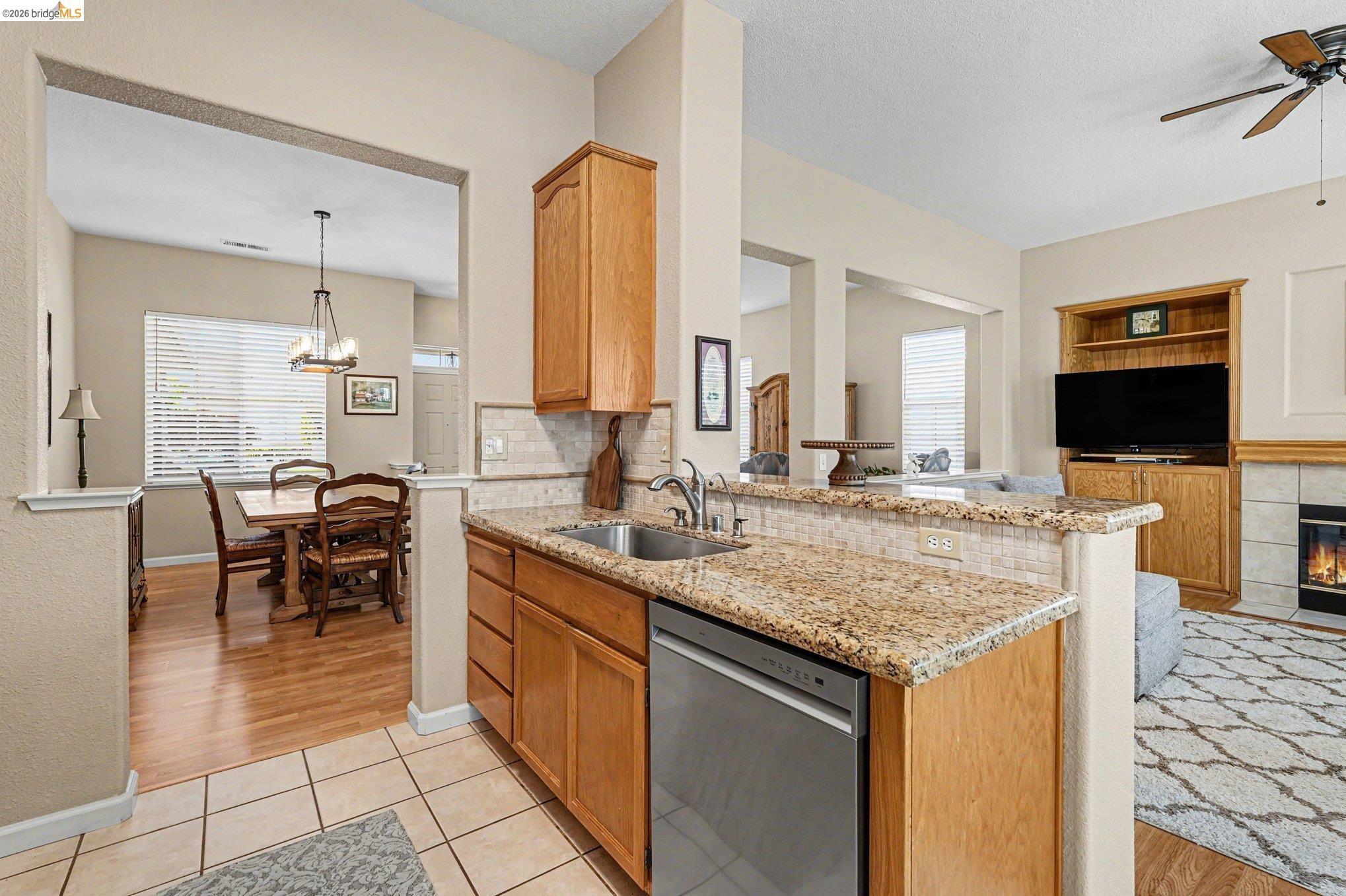 Detail Gallery Image 9 of 30 For 1569 Rubidoux Ln, Brentwood,  CA 94513 - 2 Beds | 2 Baths