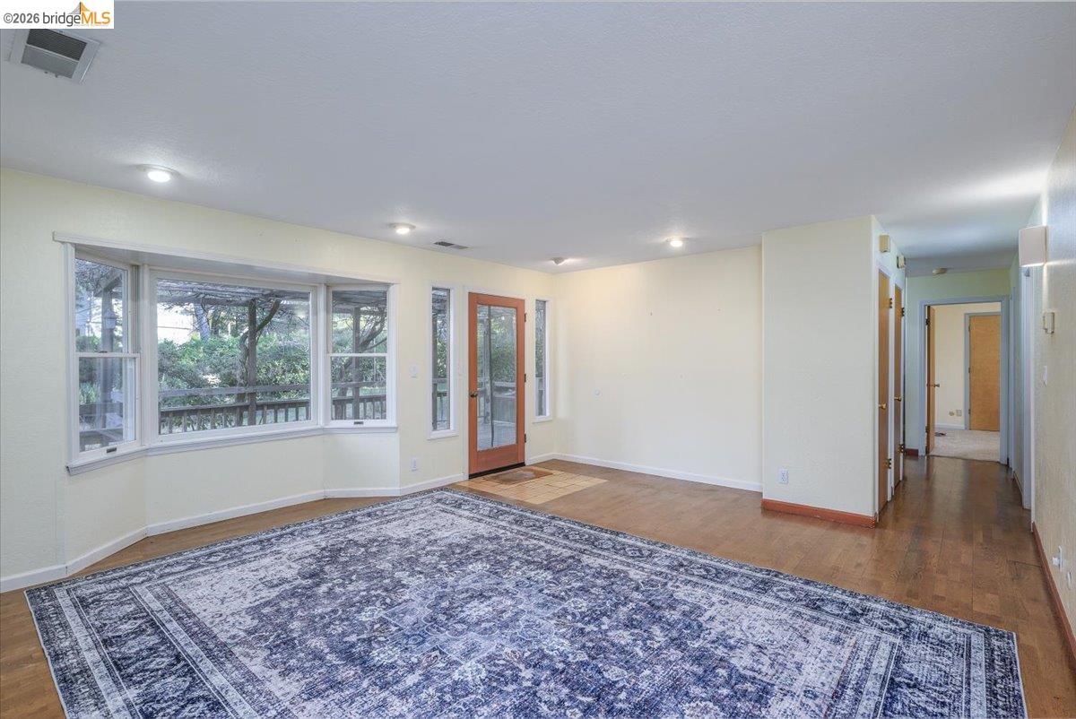 Detail Gallery Image 5 of 43 For 21798 Joyce Ct, Sonora,  CA 95370 - 4 Beds | 3 Baths