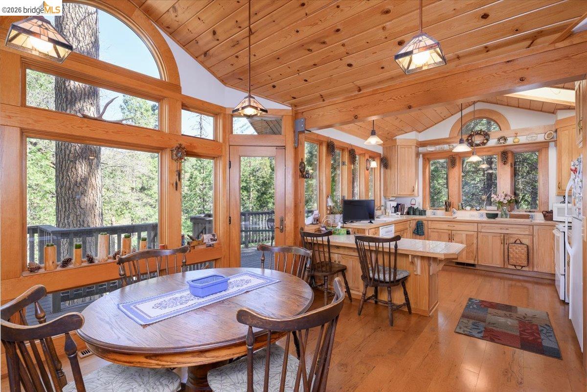 Detail Gallery Image 11 of 38 For 23160 Mark Twain Dr, Twain Harte,  CA 95383 - 3 Beds | 3 Baths