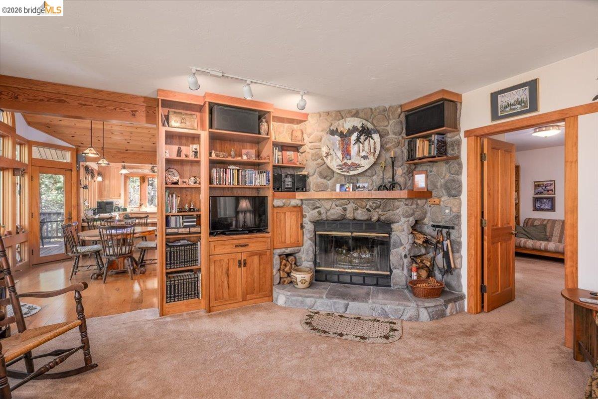 Detail Gallery Image 7 of 38 For 23160 Mark Twain Dr, Twain Harte,  CA 95383 - 3 Beds | 3 Baths