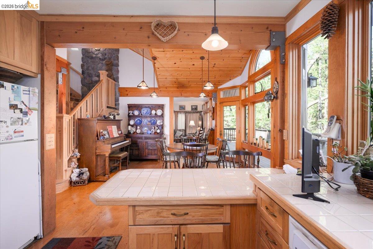 Detail Gallery Image 10 of 38 For 23160 Mark Twain Dr, Twain Harte,  CA 95383 - 3 Beds | 3 Baths