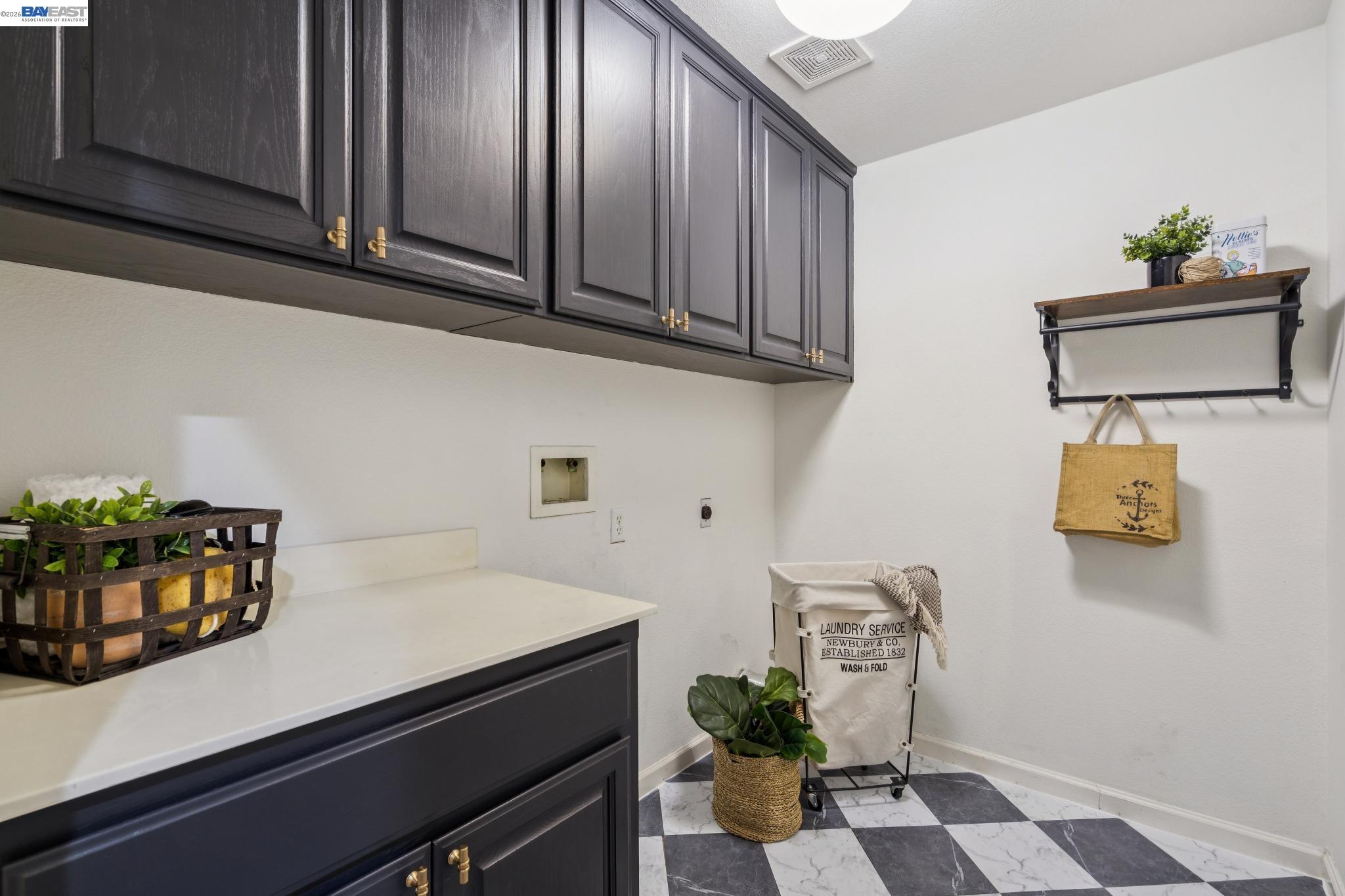 Detail Gallery Image 40 of 49 For 334 Squirrel Ridge Way, Danville,  CA 94506 - 5 Beds | 3 Baths