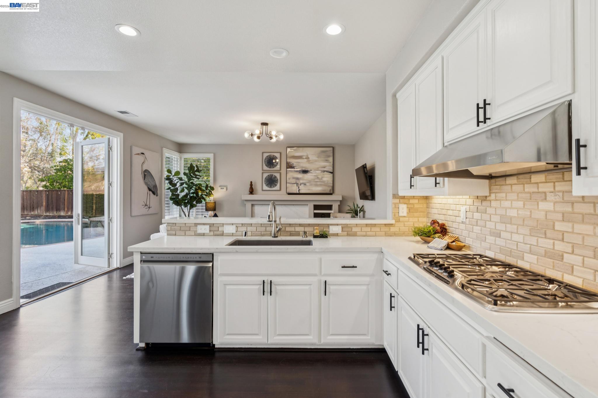 Detail Gallery Image 10 of 49 For 334 Squirrel Ridge Way, Danville,  CA 94506 - 5 Beds | 3 Baths