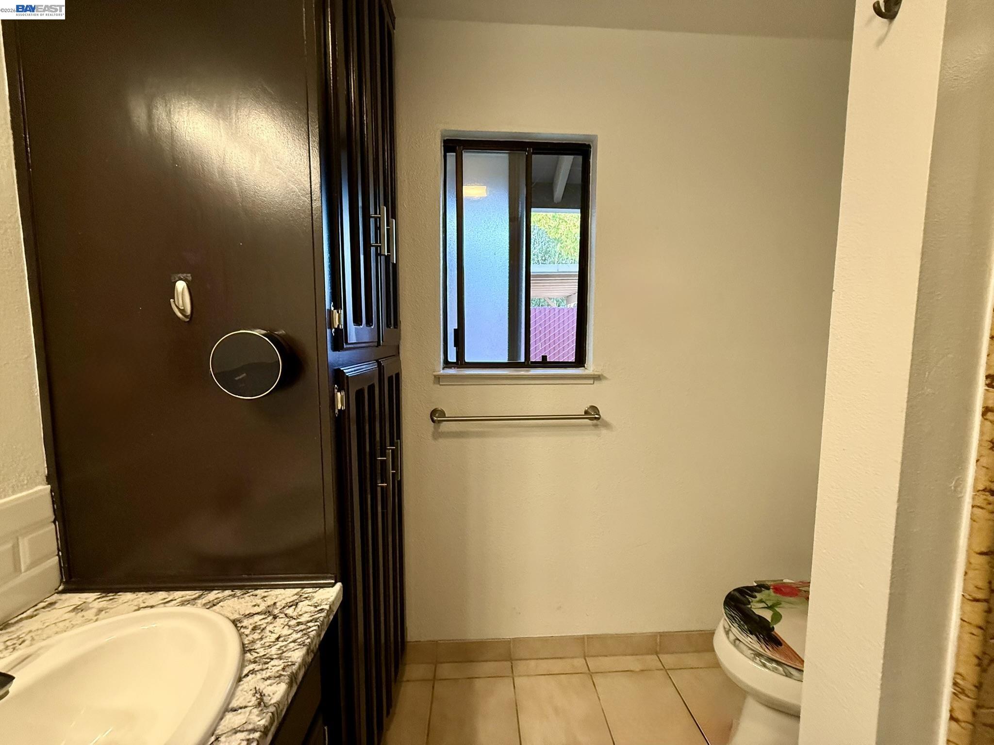 Detail Gallery Image 16 of 28 For 6928 E Lane Ave, Fresno,  CA 93727 - 3 Beds | 2 Baths